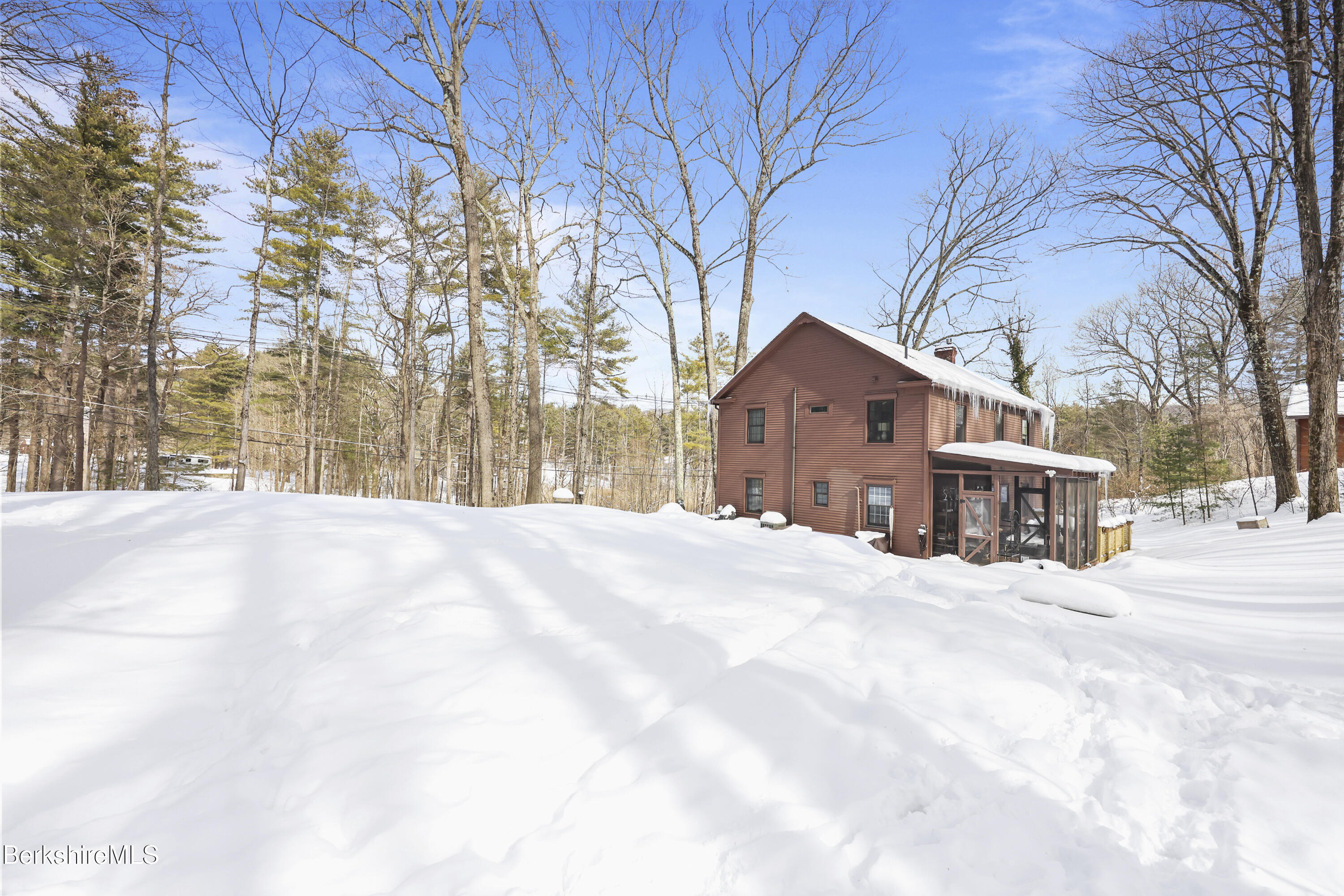 360 Housatonic St