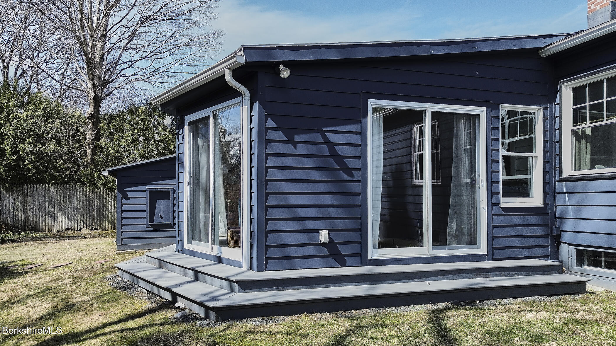 121 Berkshire Dr