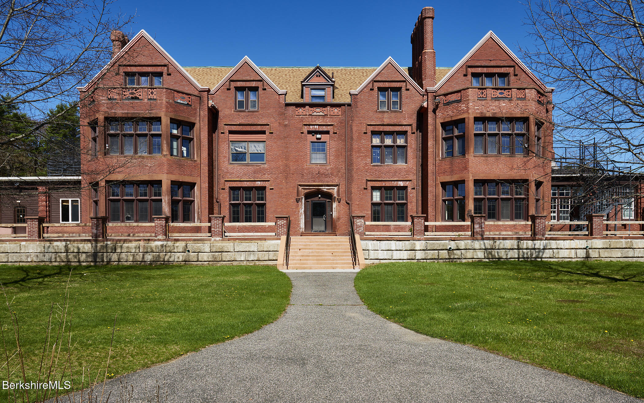 349 Old Stockbridge Rd