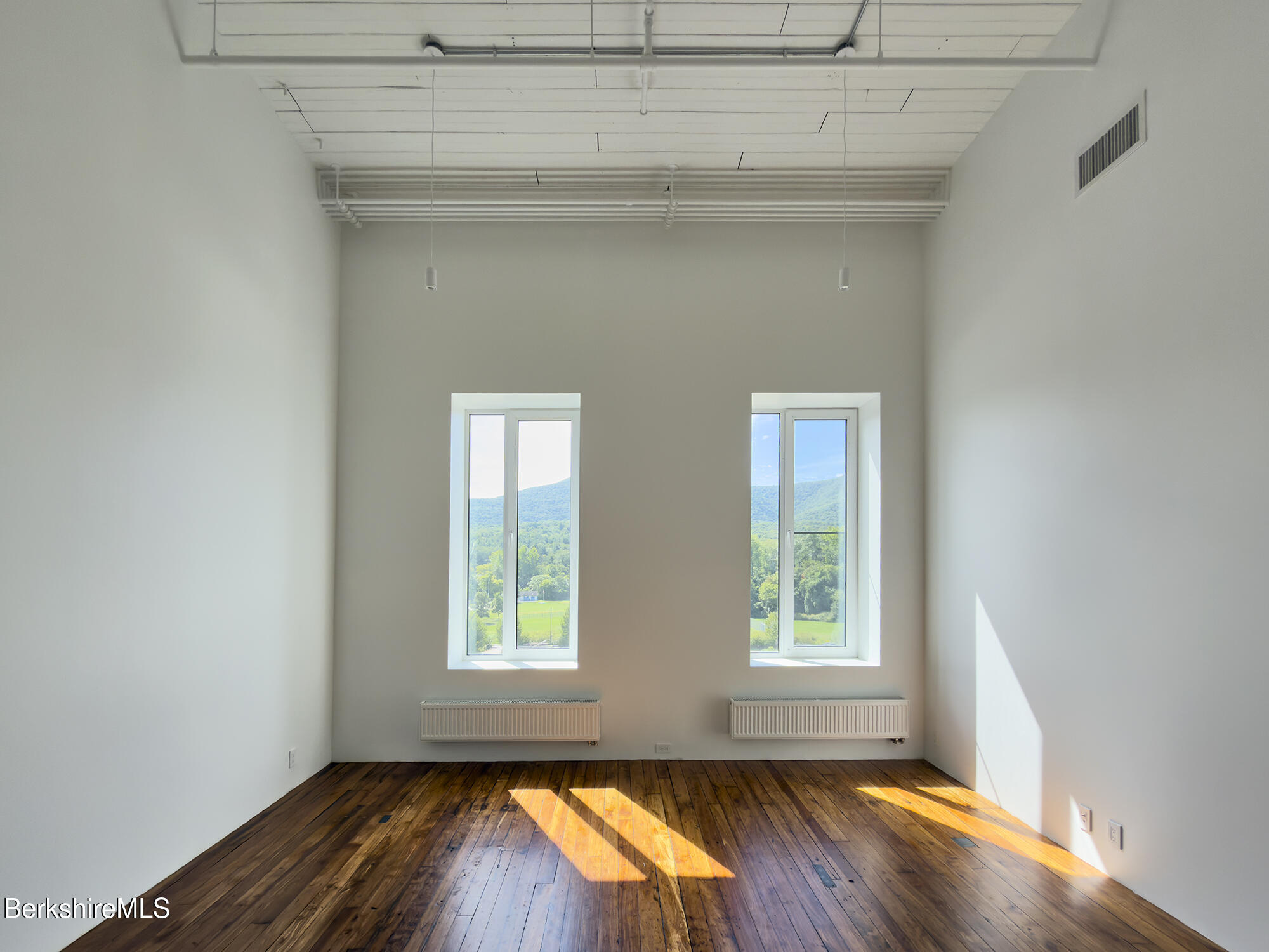 520 State Rd 403