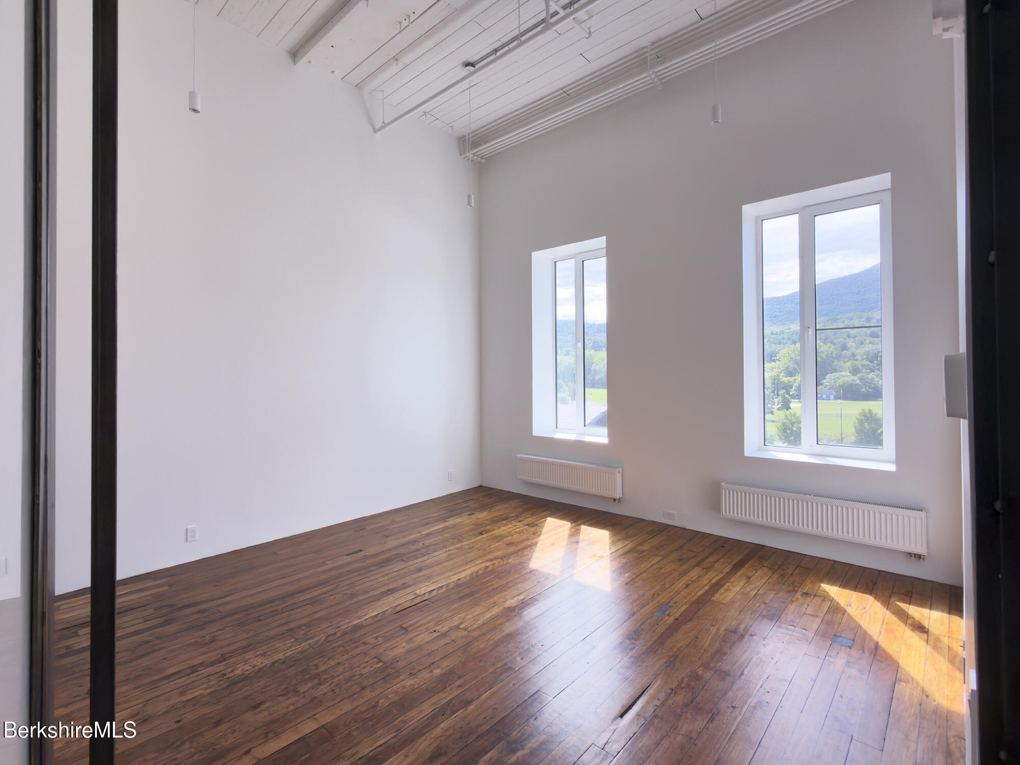 520 State Rd 403