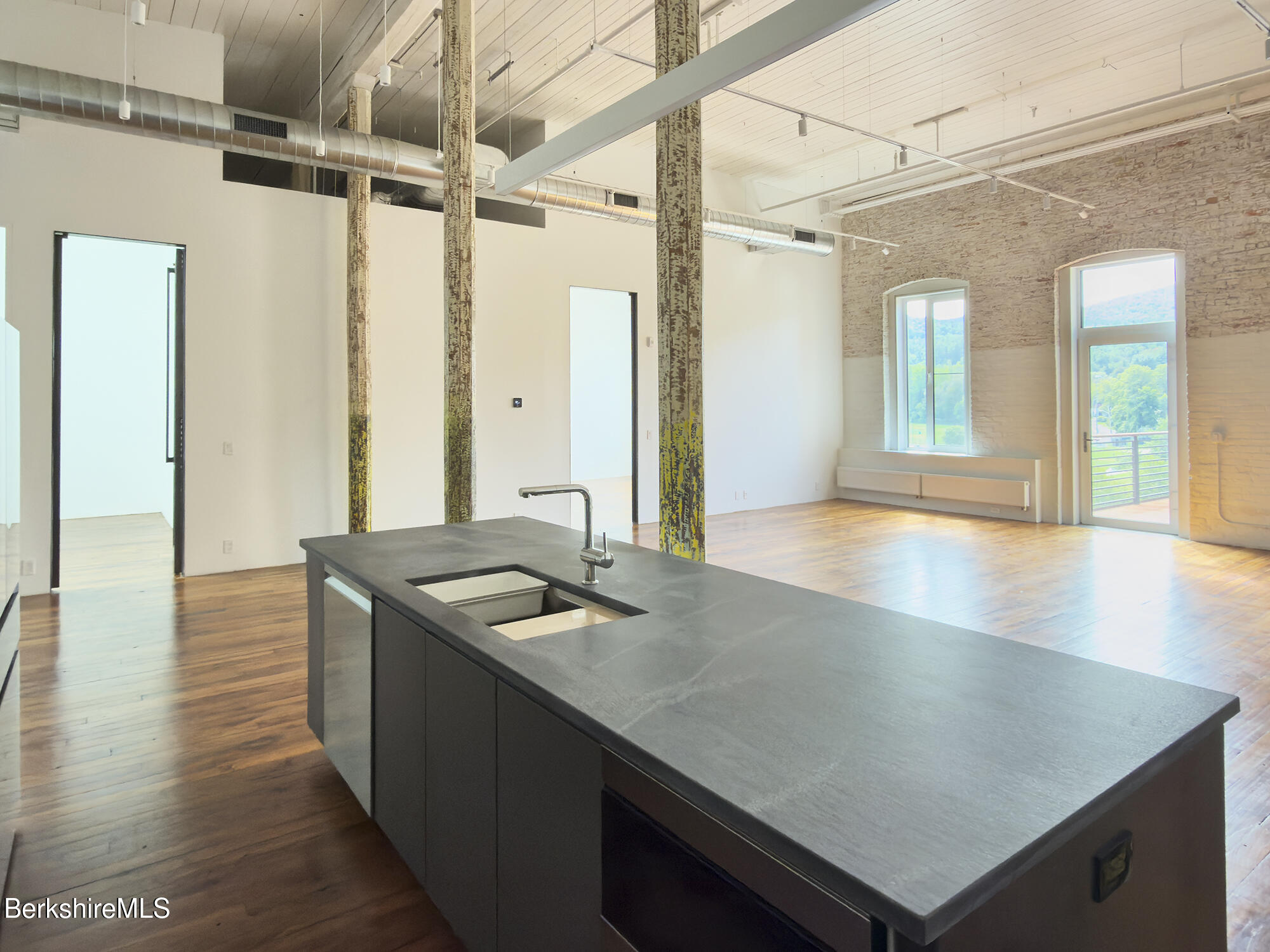 520 State Rd 403