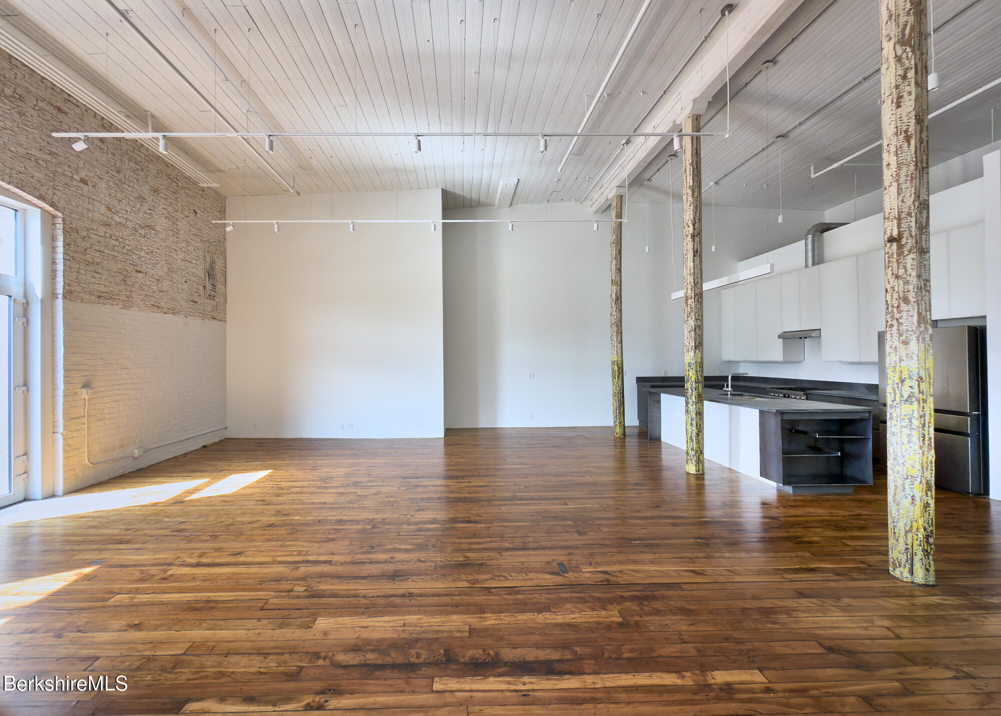 520 State Rd 403
