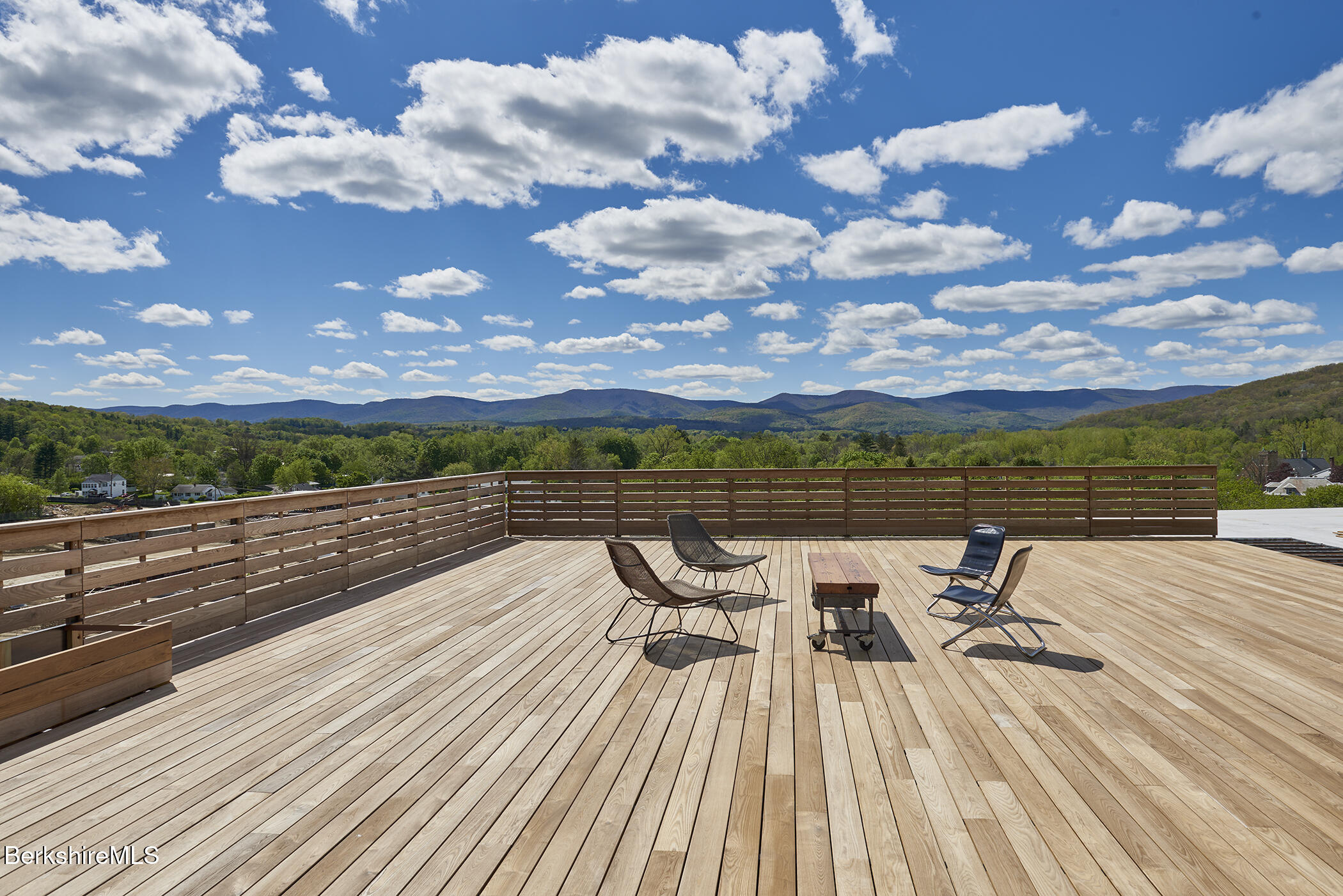 520 State Rd 403