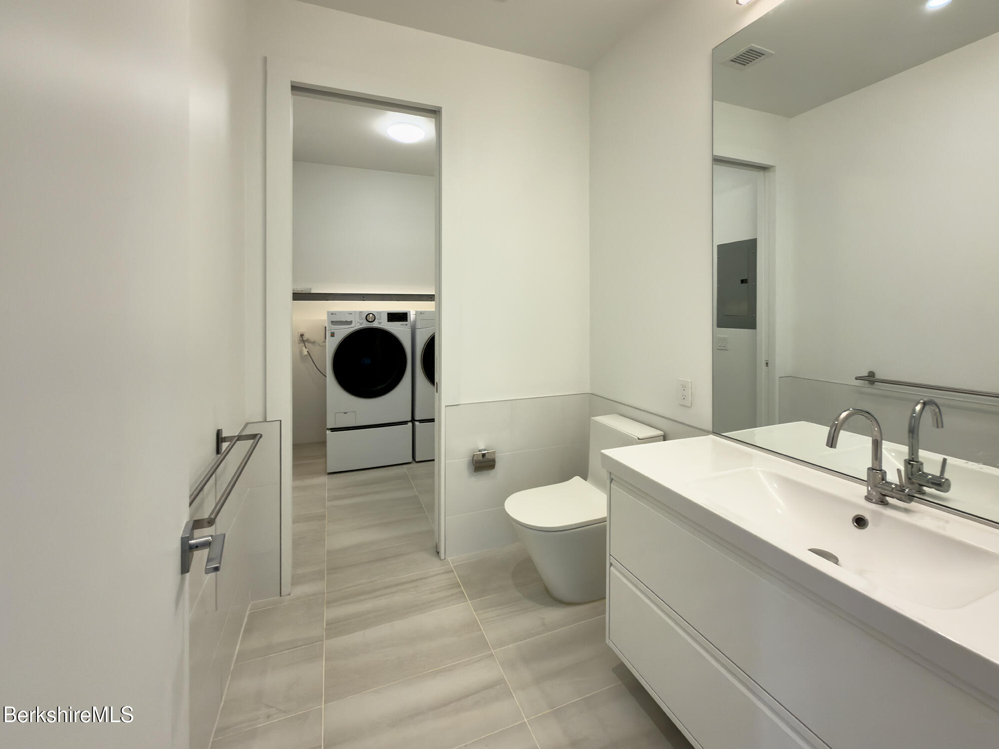 520 State Rd 403