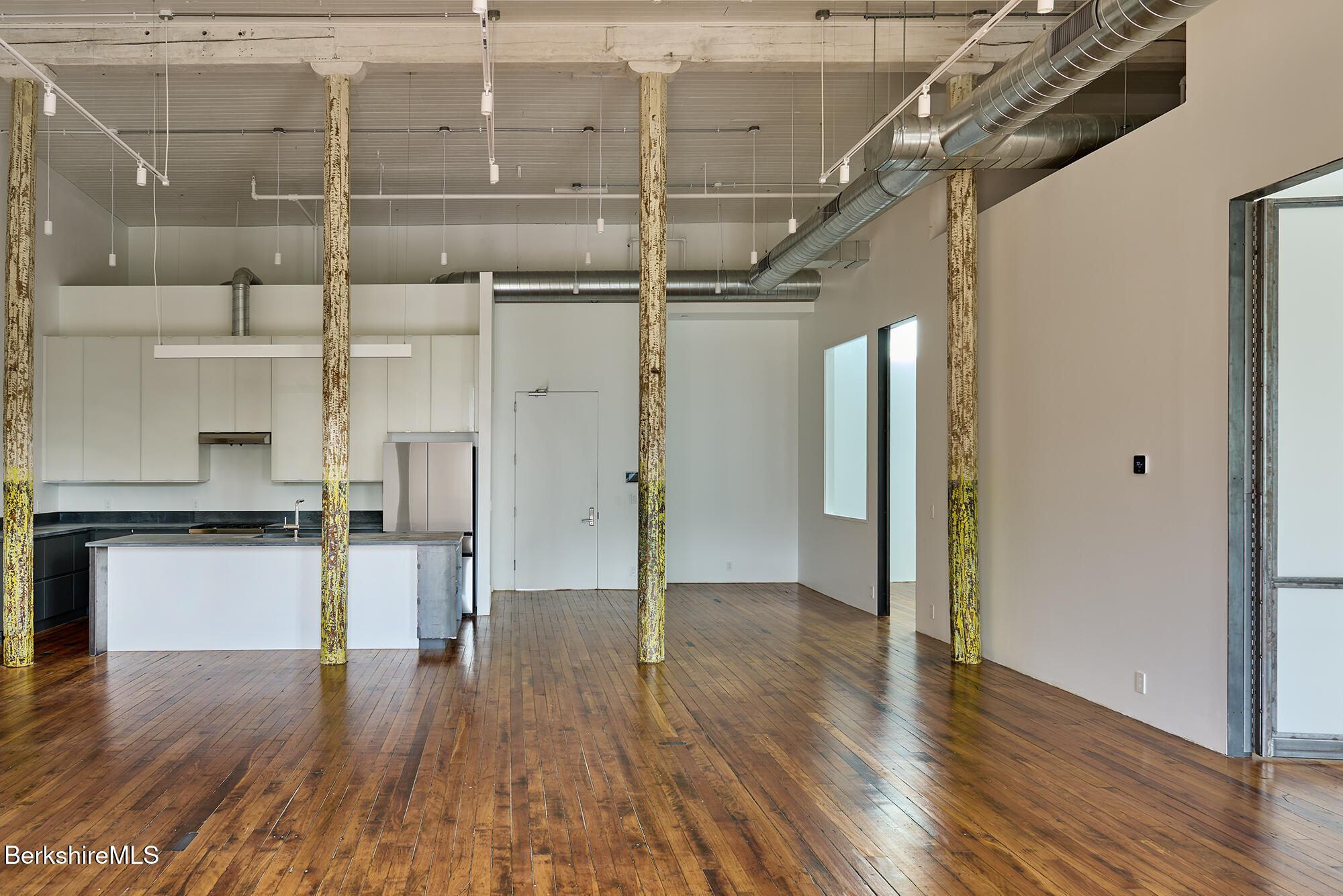520 State Rd 403