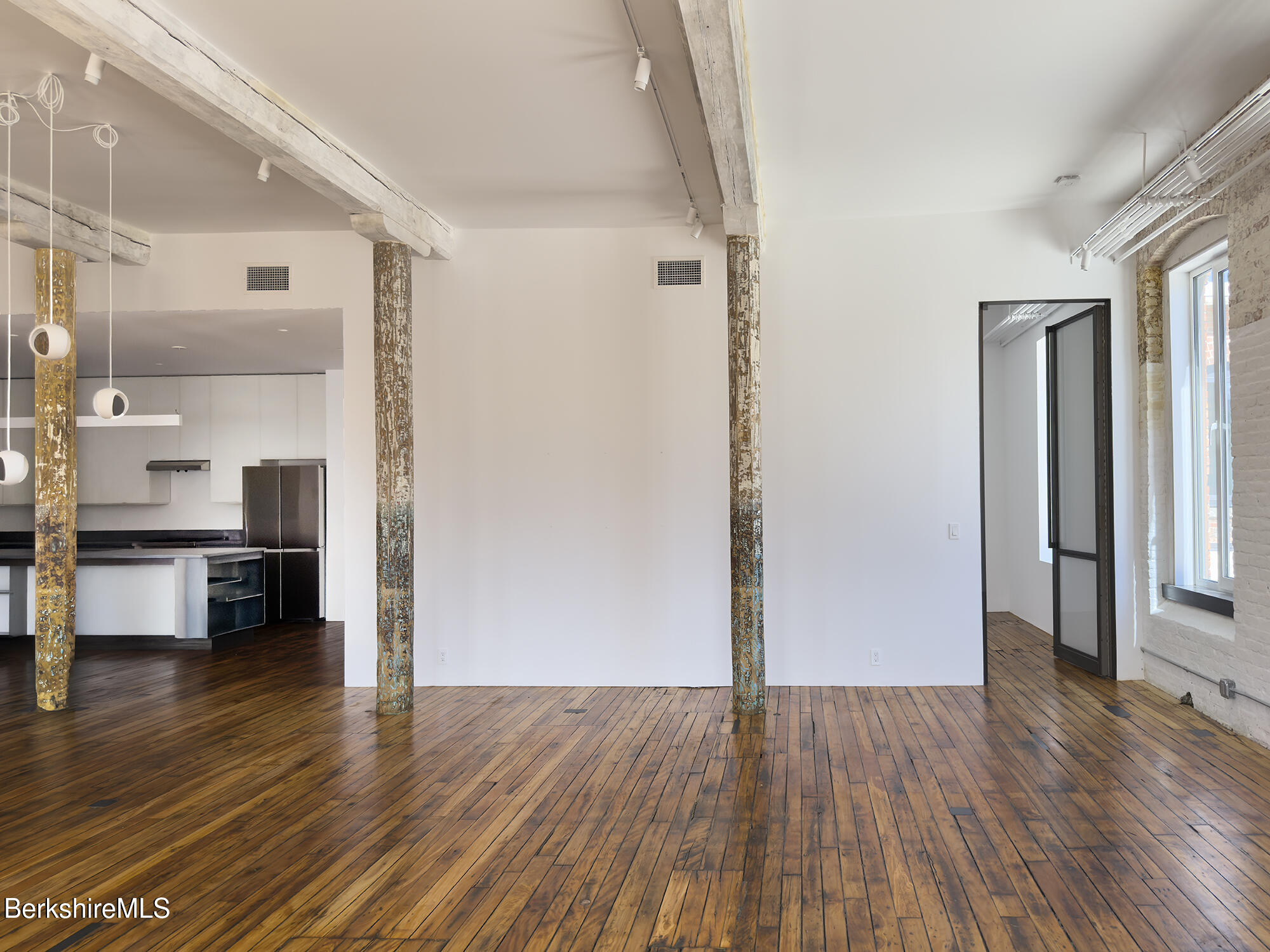 520 State Rd 306