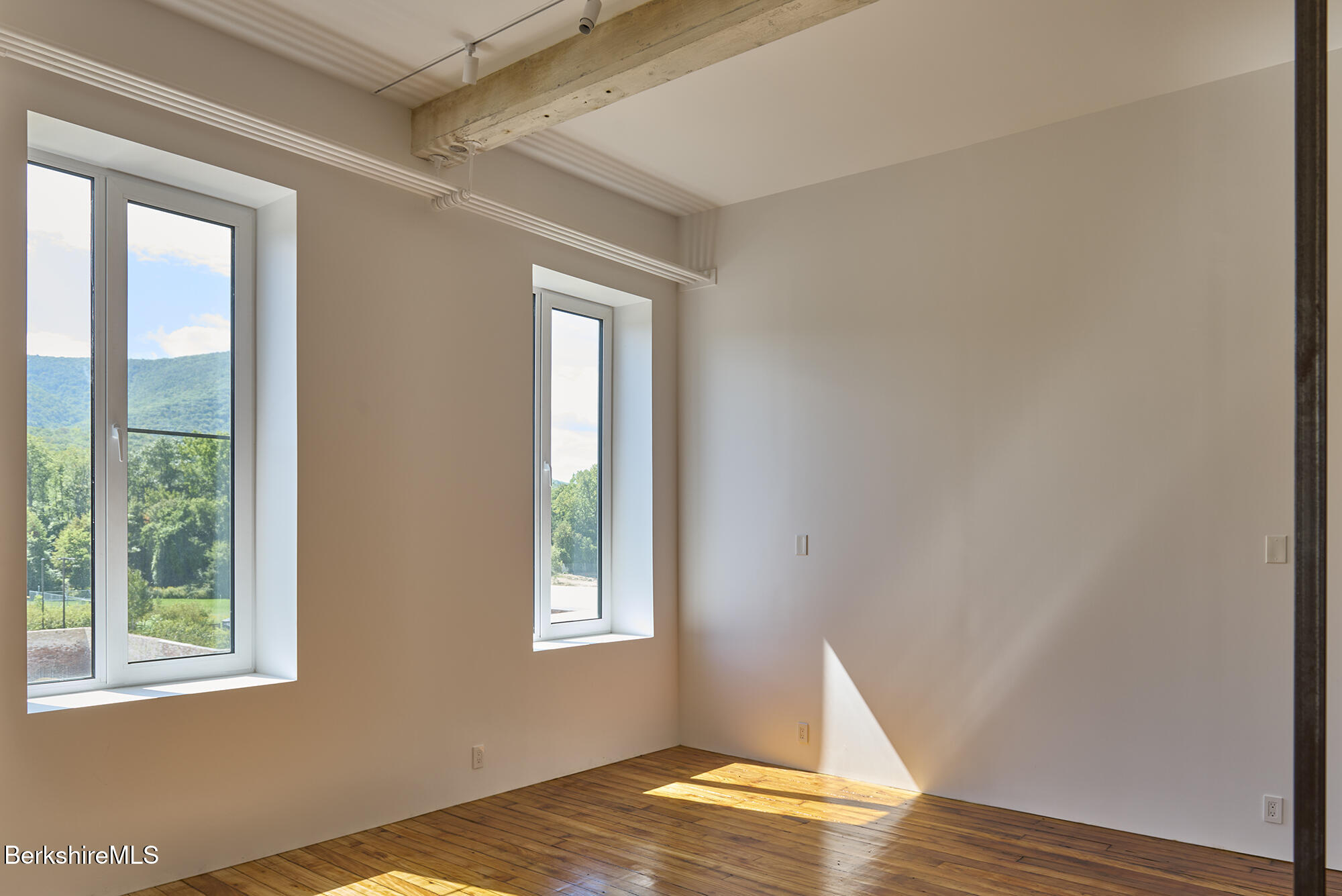 520 State Rd 306