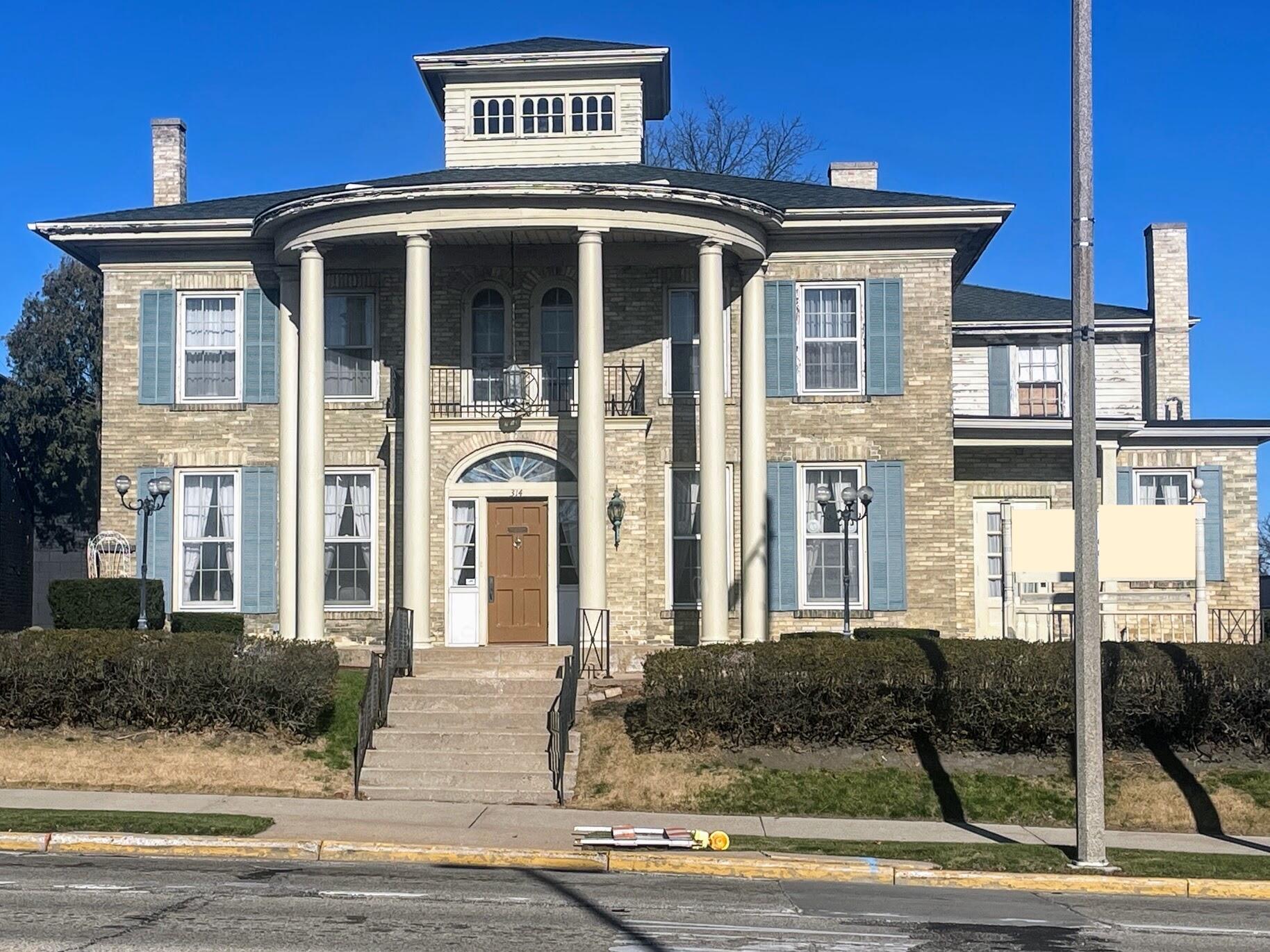 314 W Main St