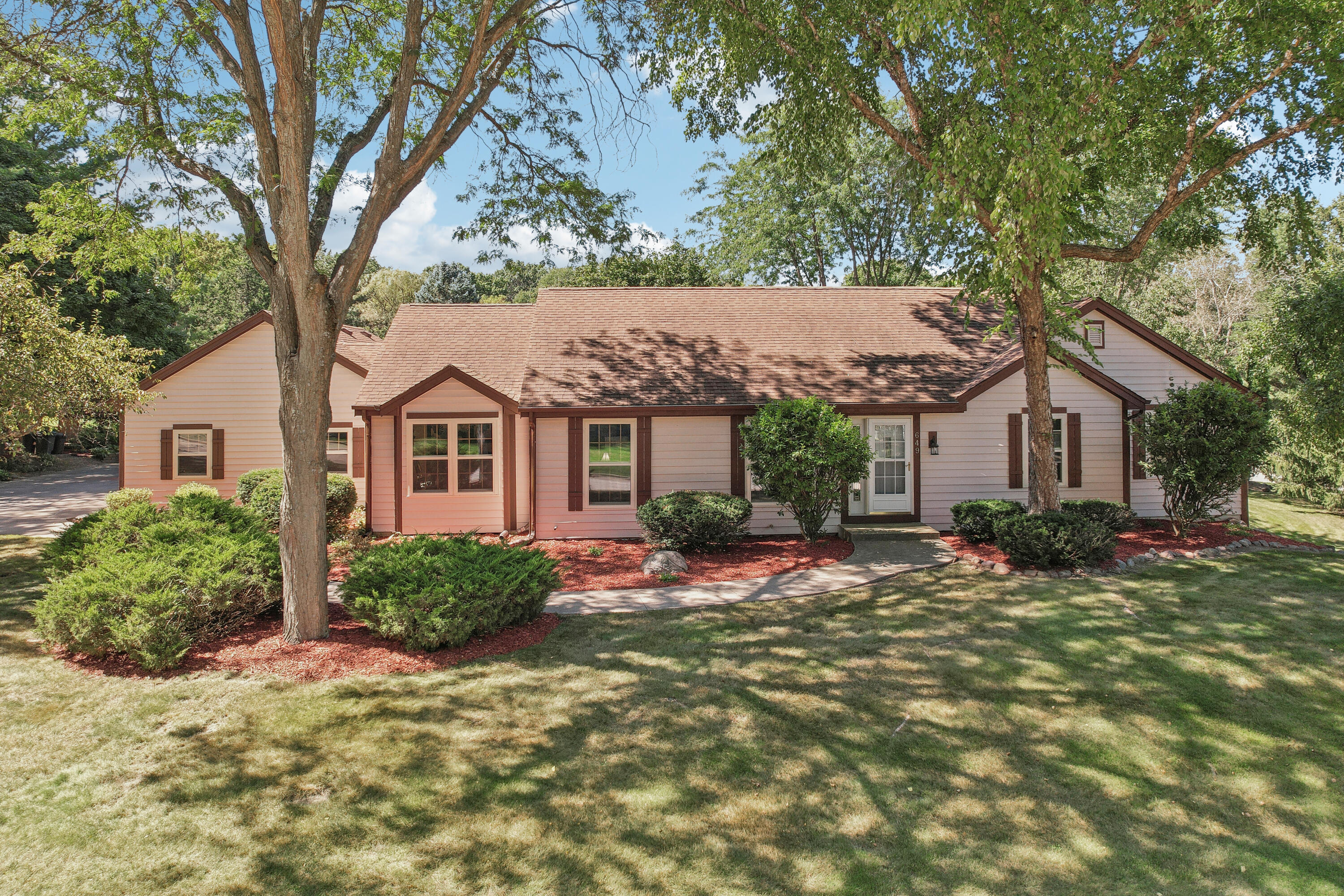 649 Cardiff Dr