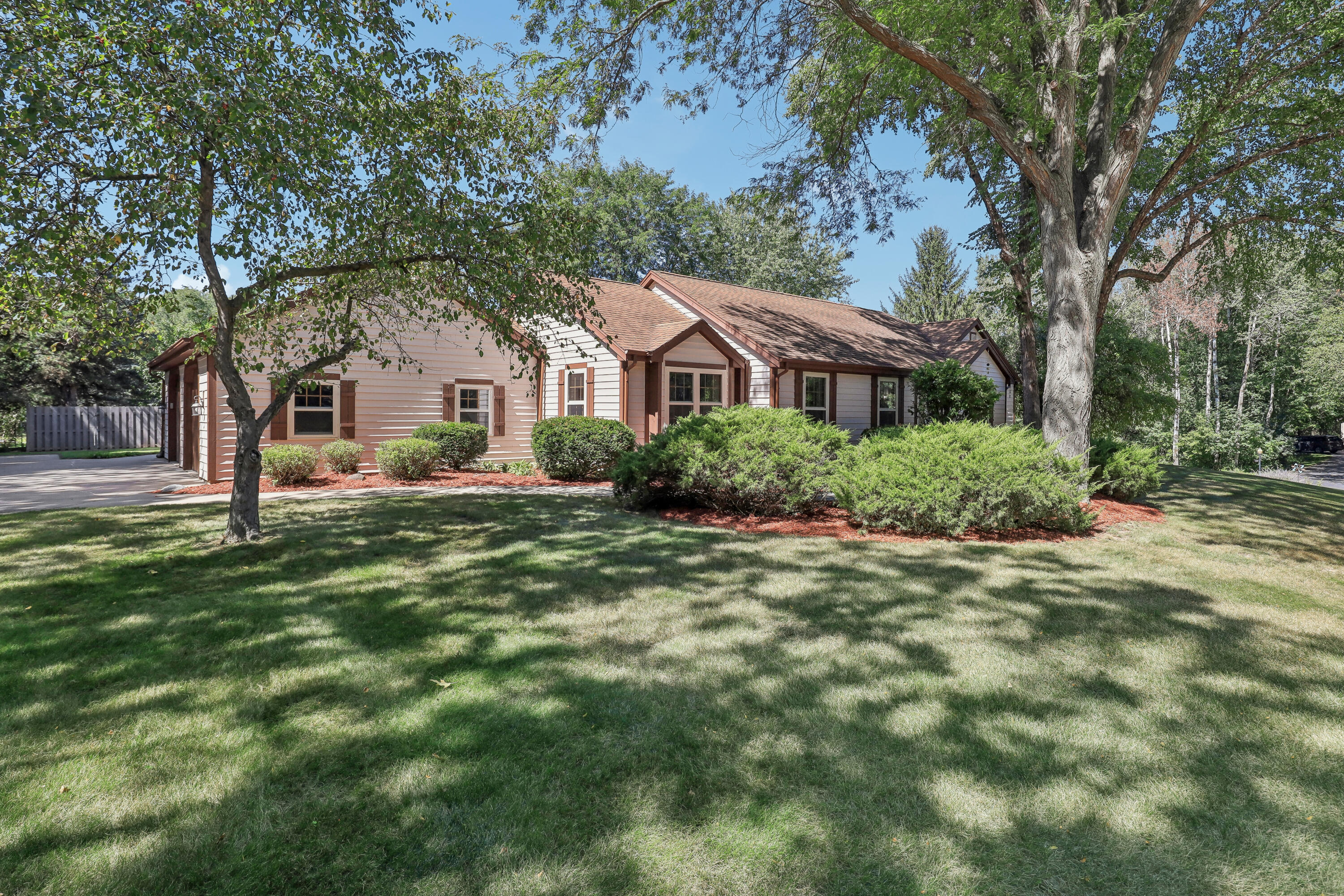 649 Cardiff Dr