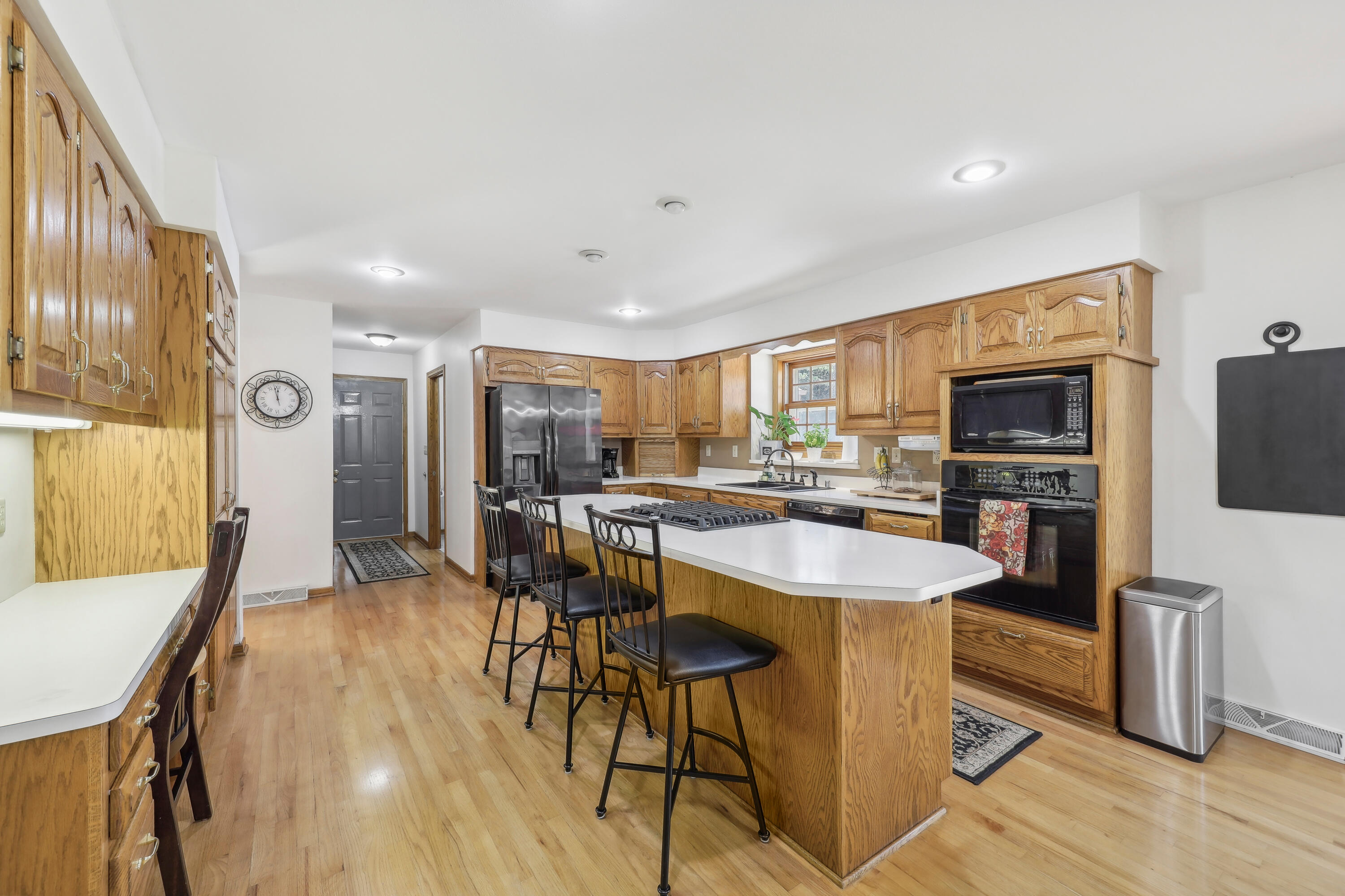 649 Cardiff Dr