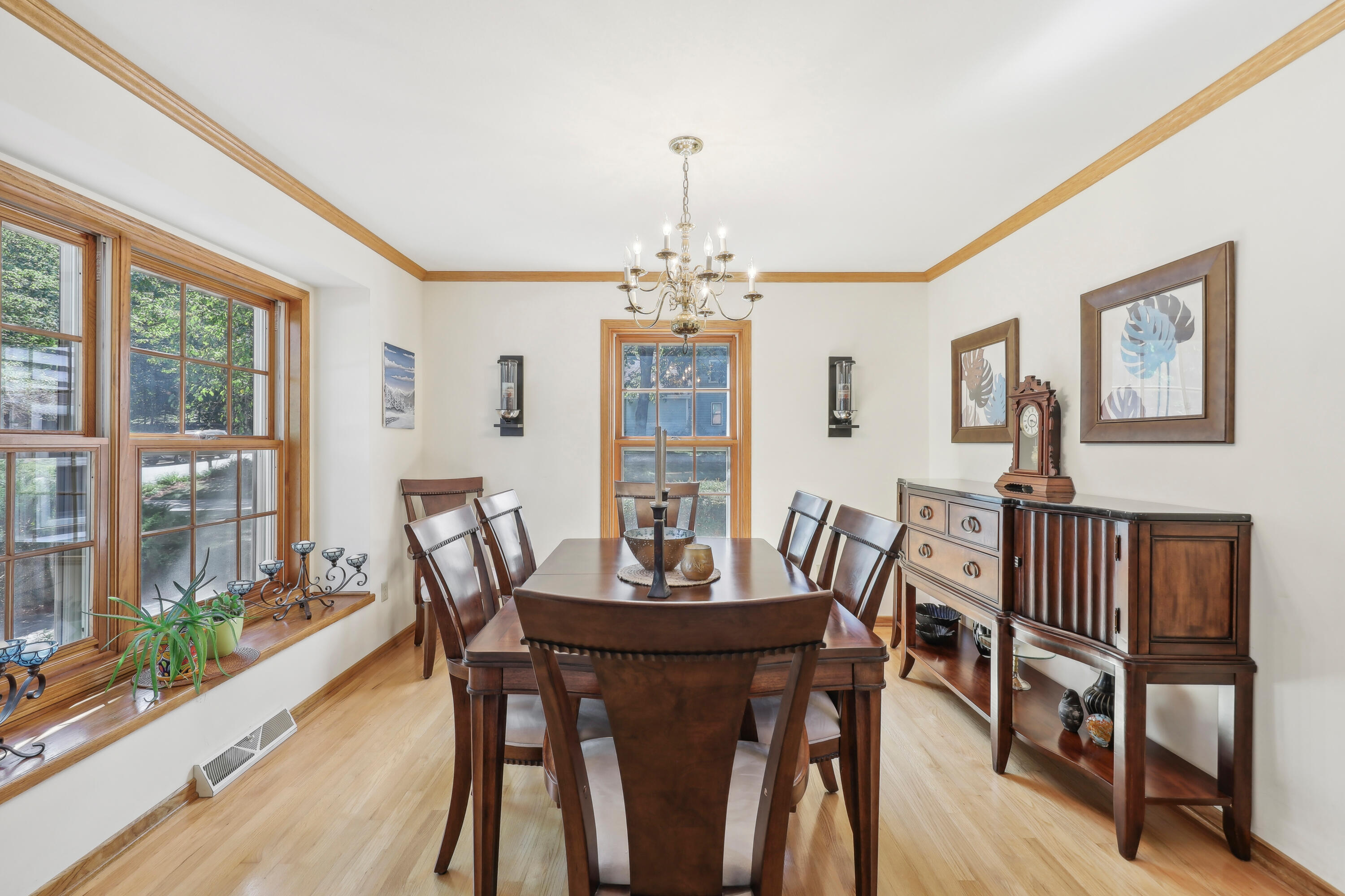 649 Cardiff Dr