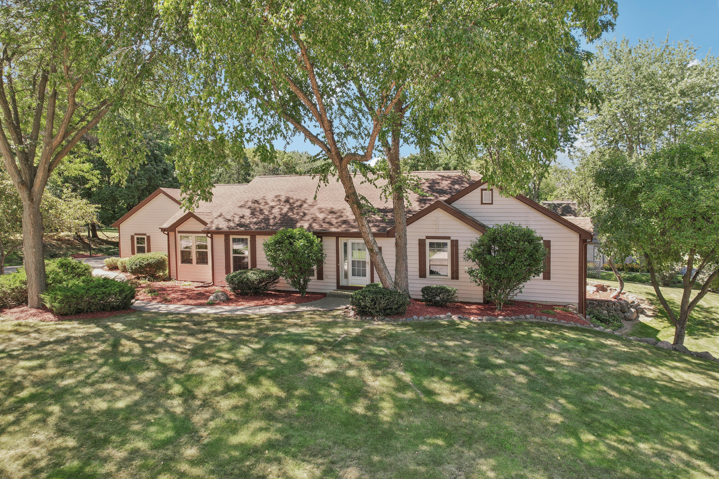 649 Cardiff Dr