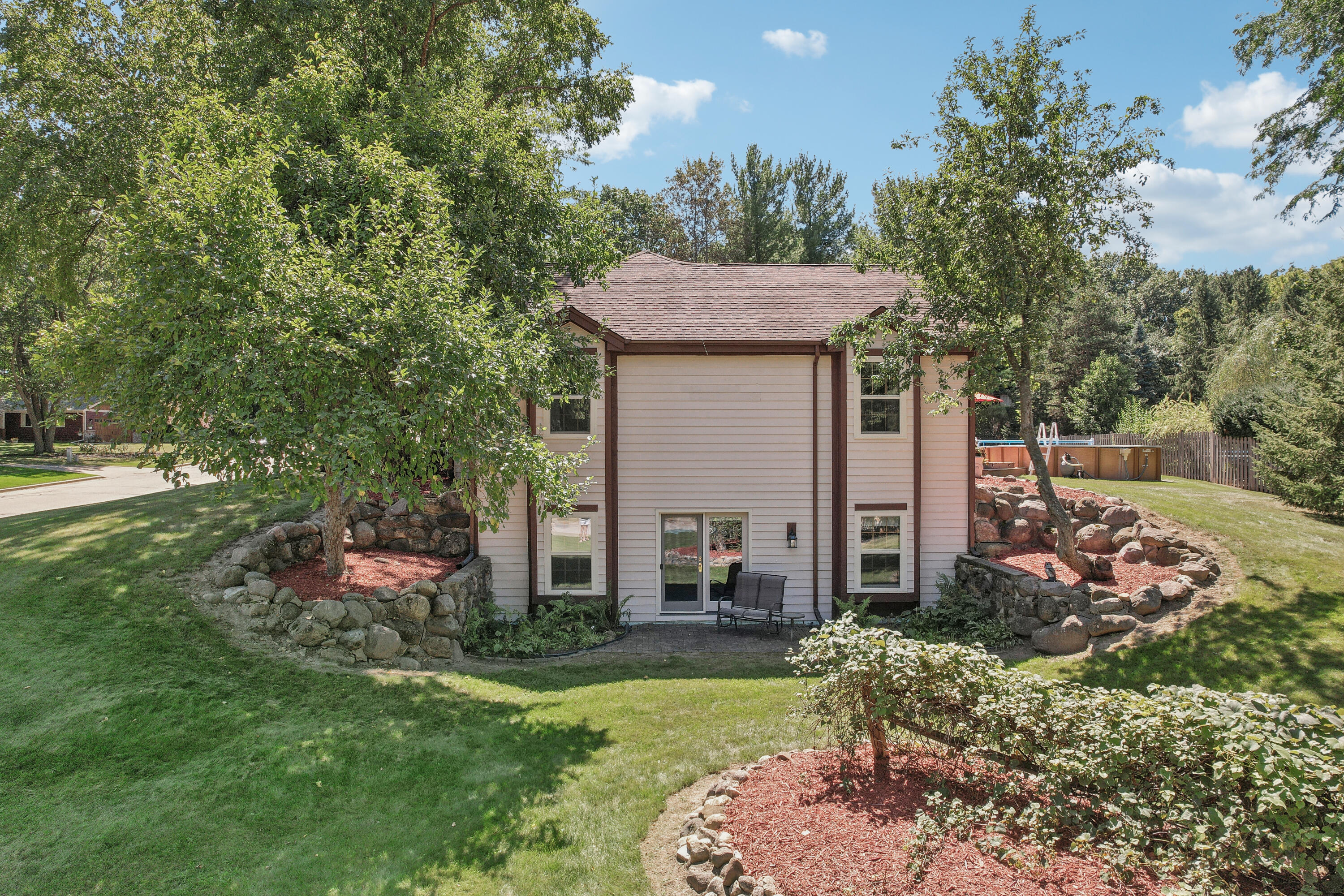 649 Cardiff Dr