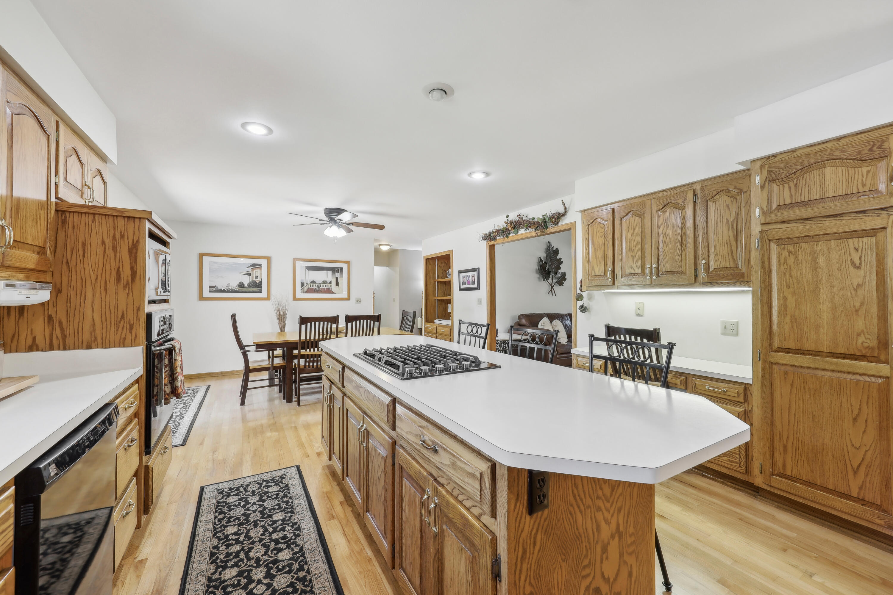 649 Cardiff Dr