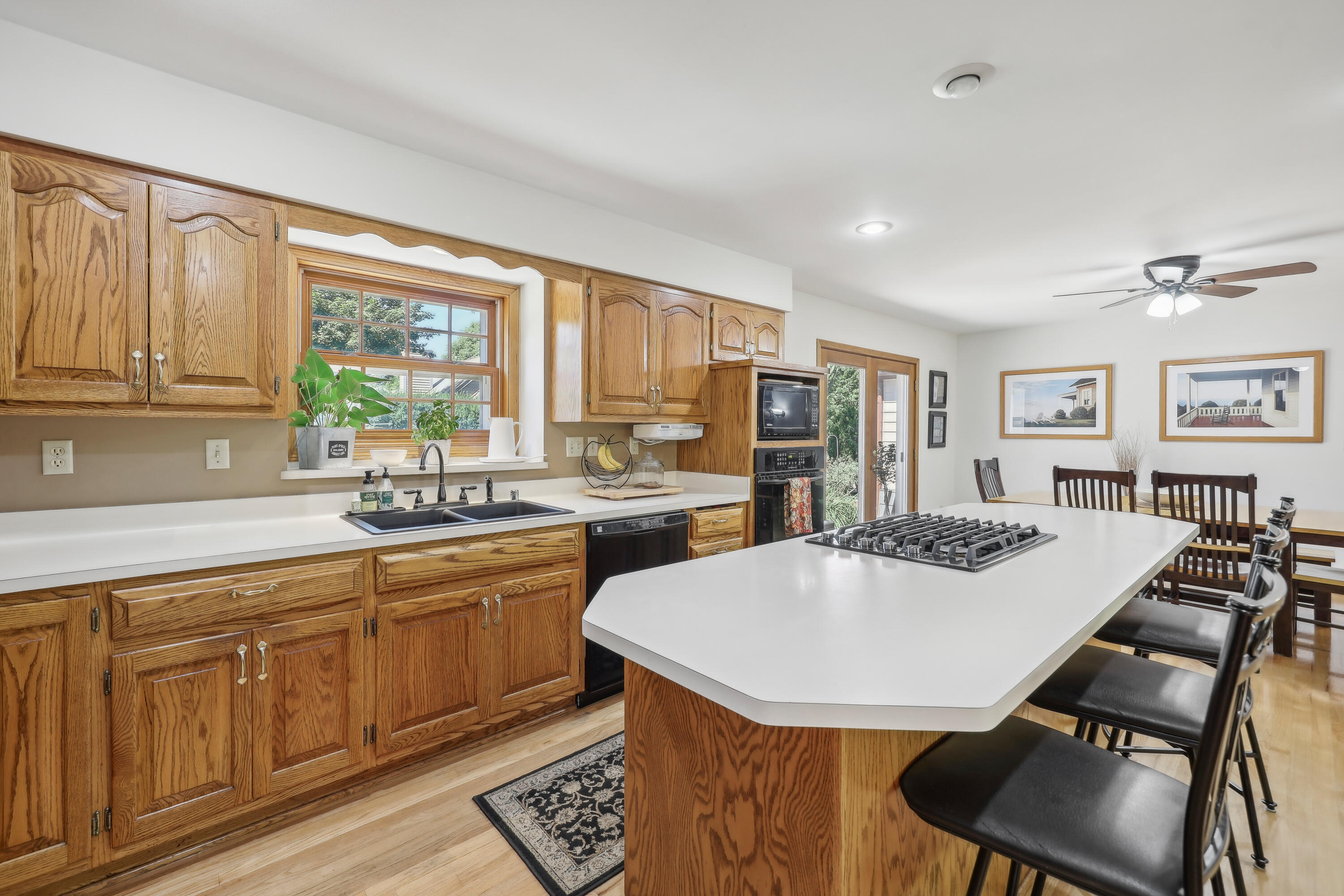 649 Cardiff Dr
