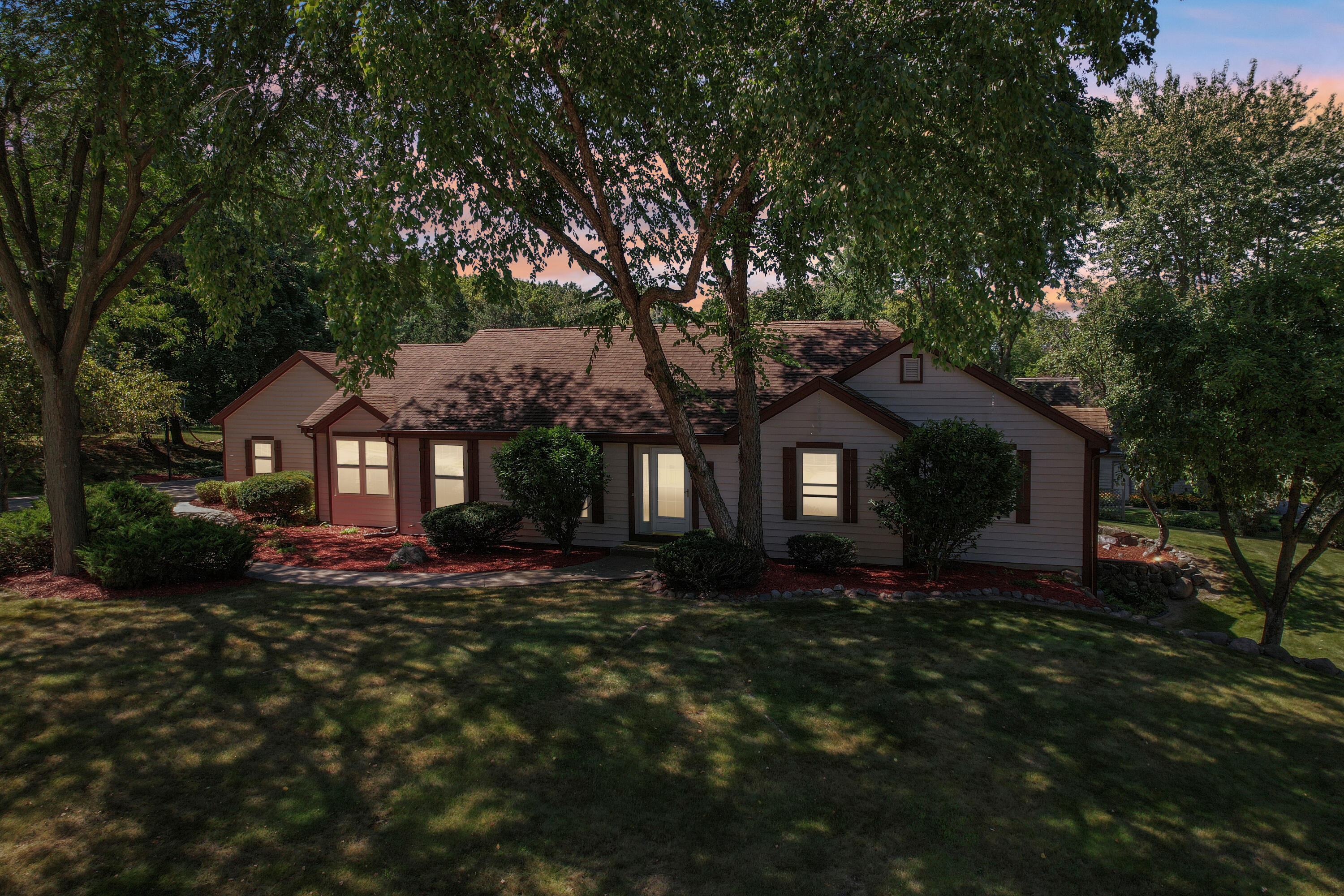 649 Cardiff Dr