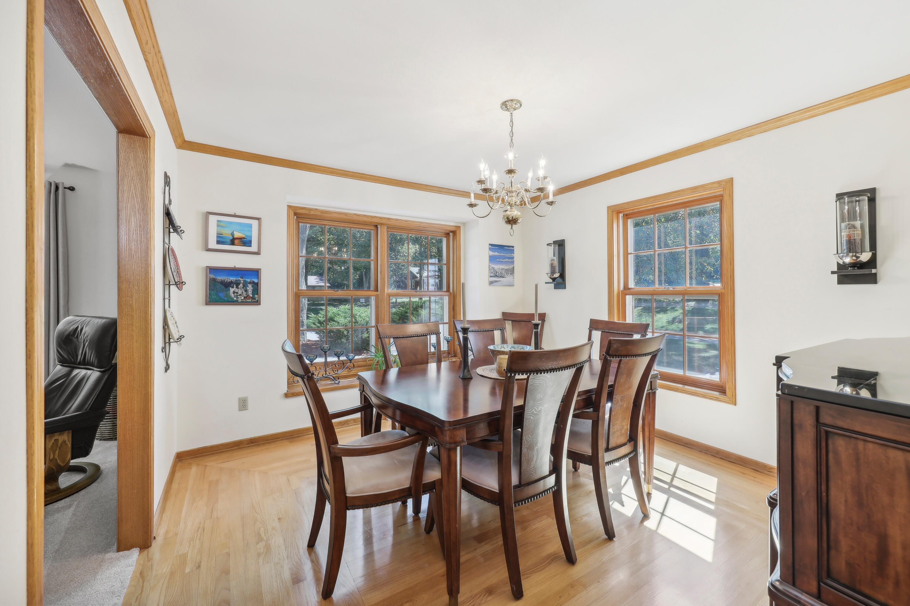 649 Cardiff Dr