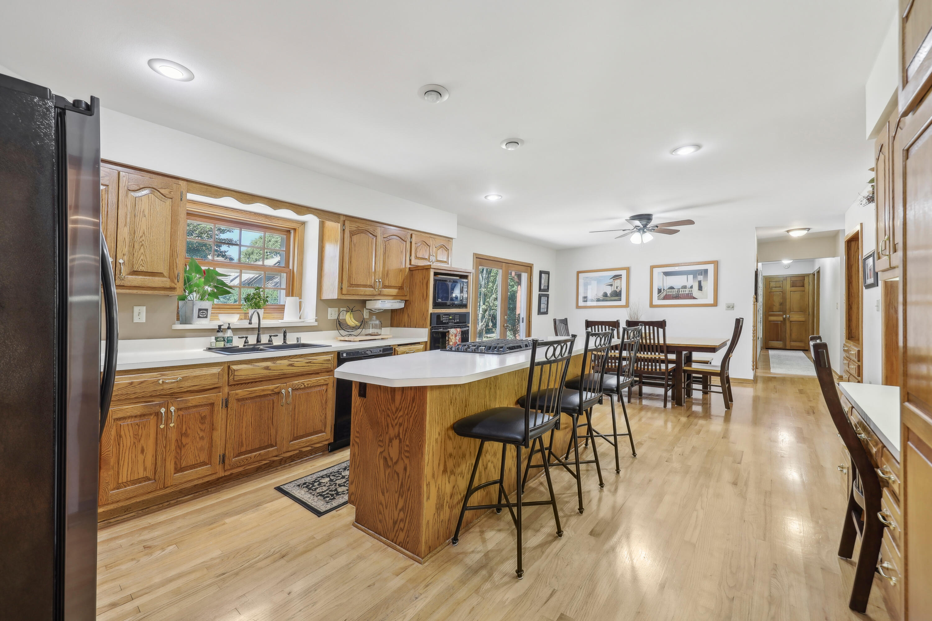 649 Cardiff Dr