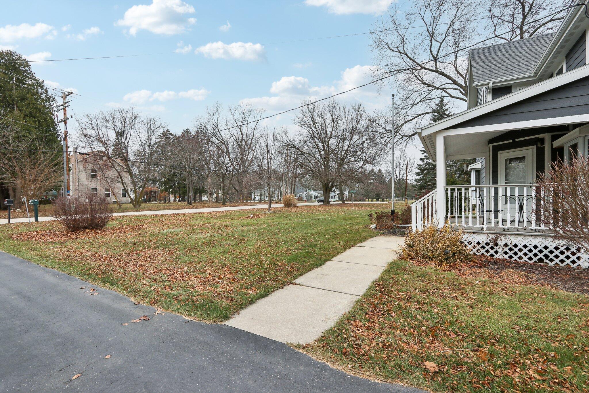 W299N5352 County Road E -