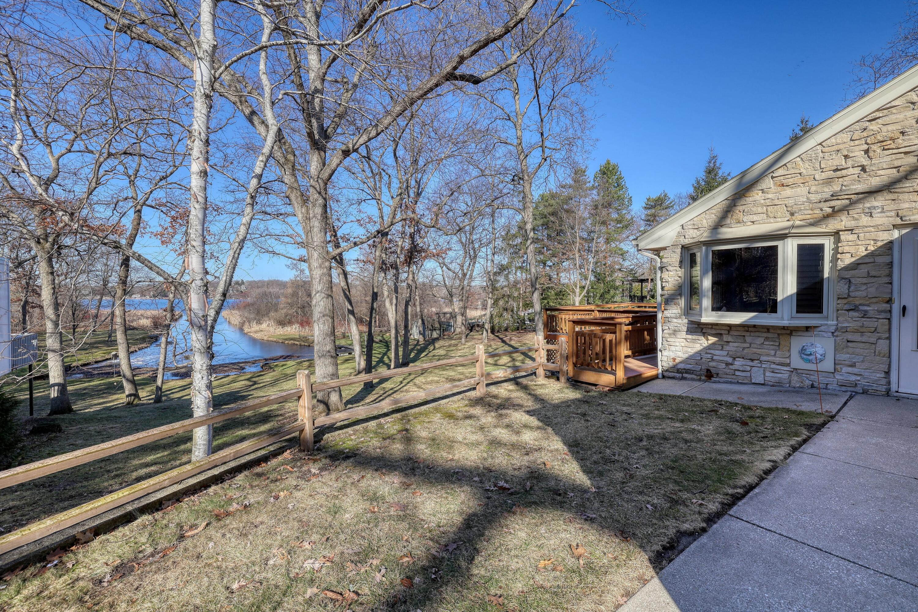 3513 Ridge Dr, 3507