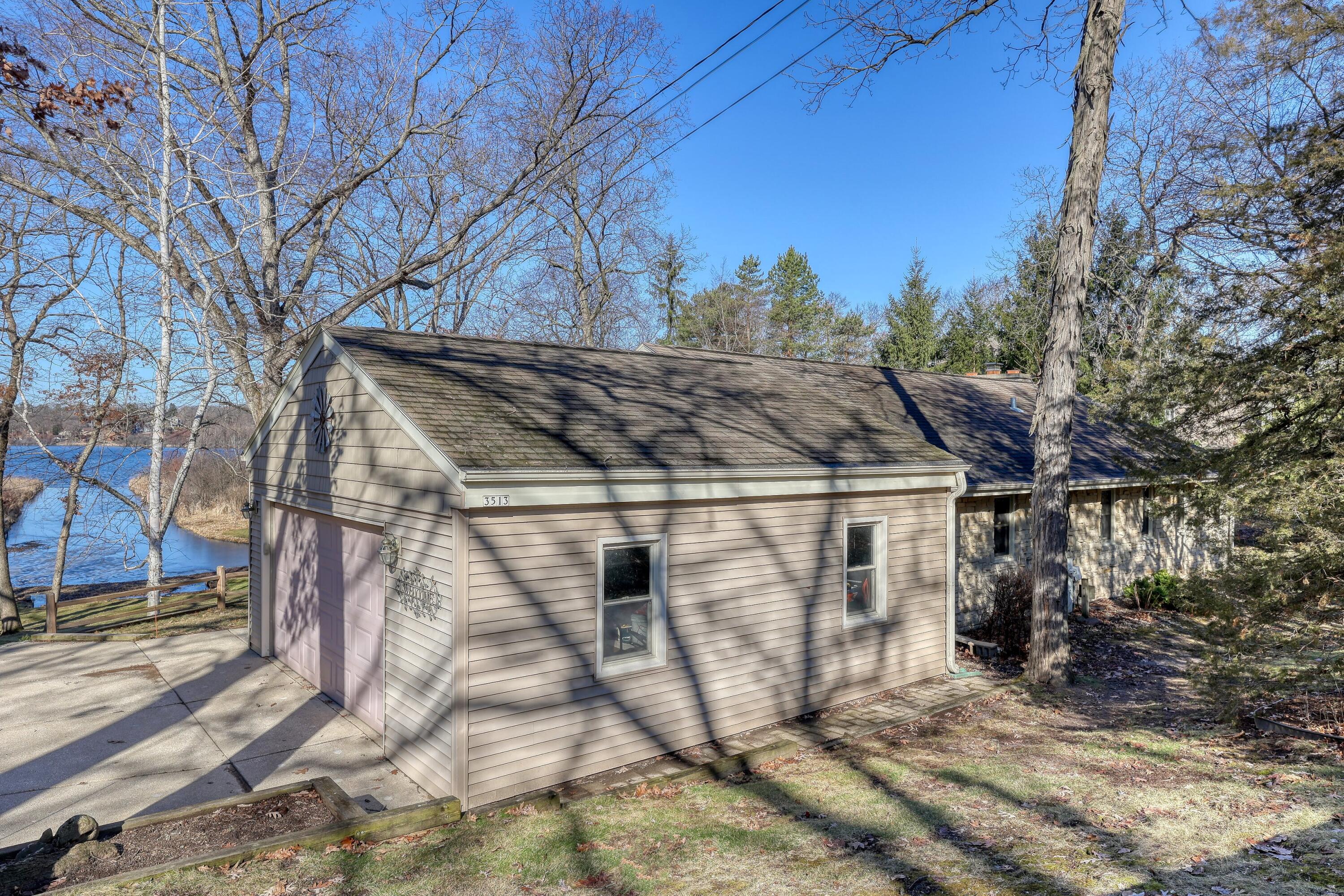 3513 Ridge Dr, 3507