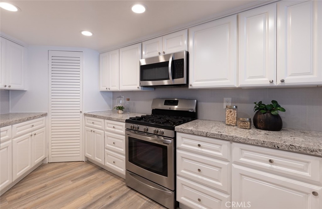 410 Corto Lane 9