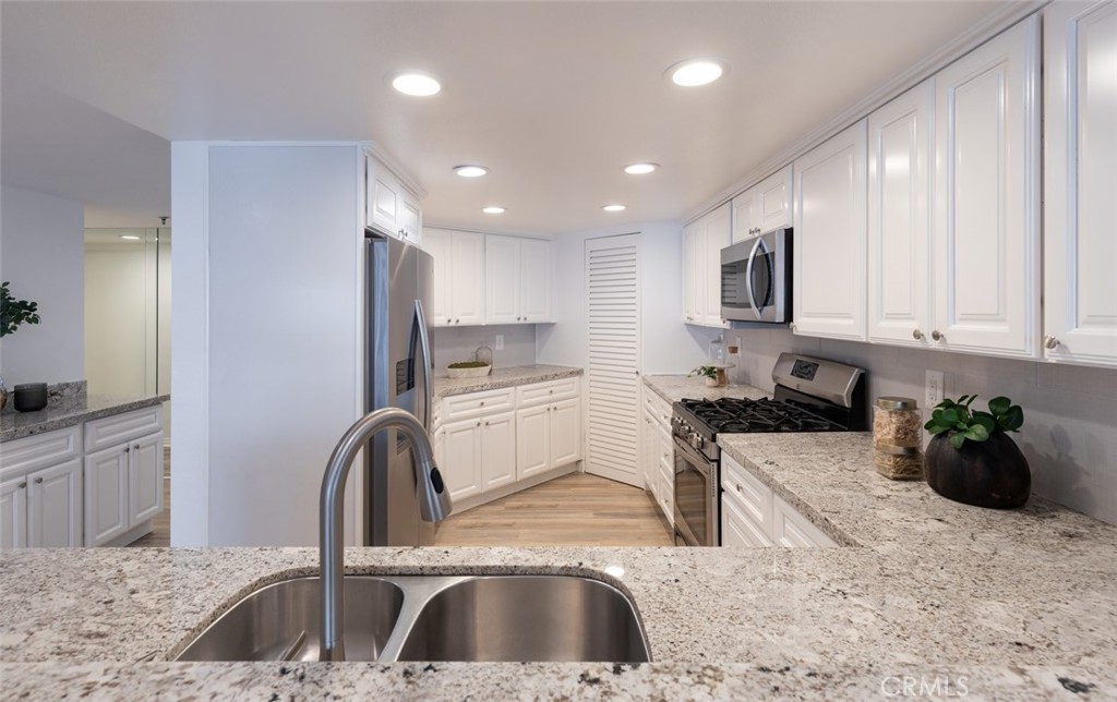 410 Corto Lane 9