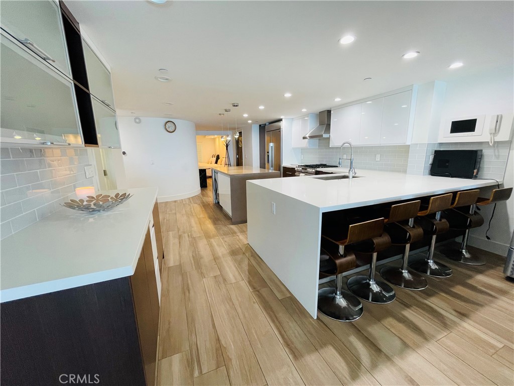410 Corto Lane E