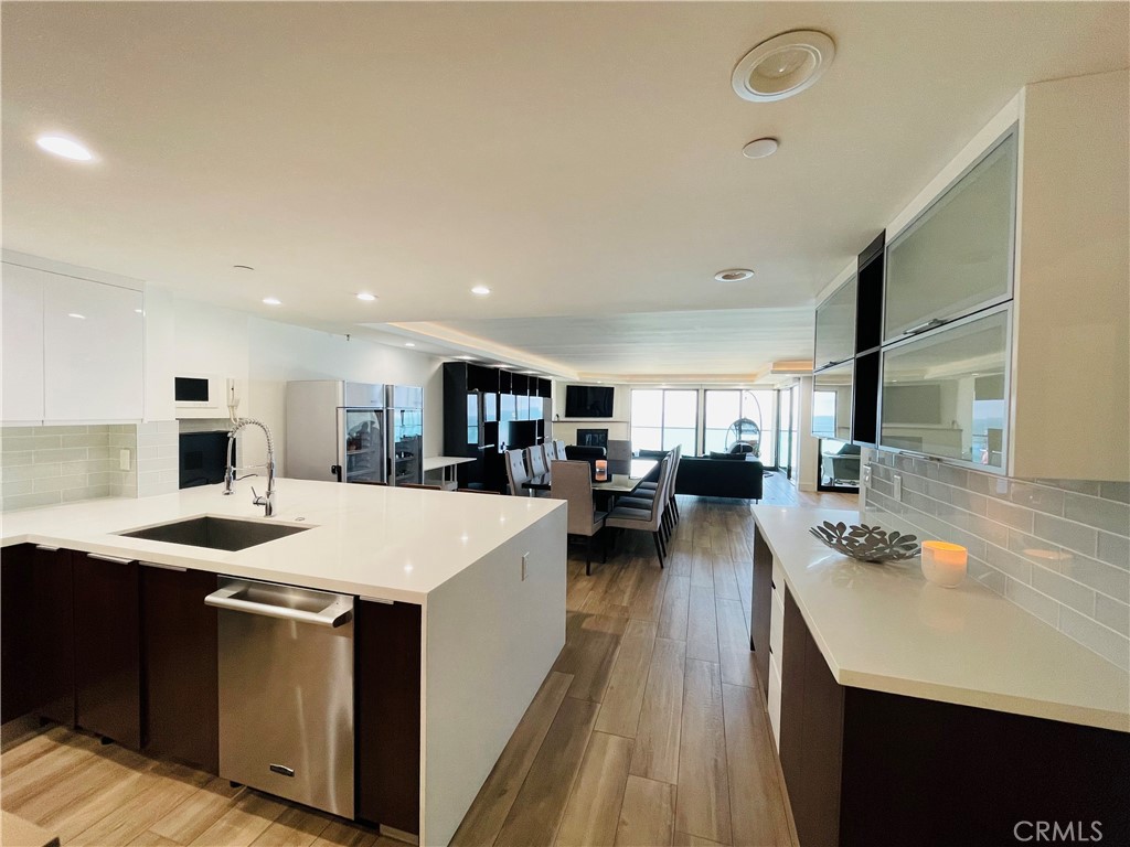 410 Corto Lane E