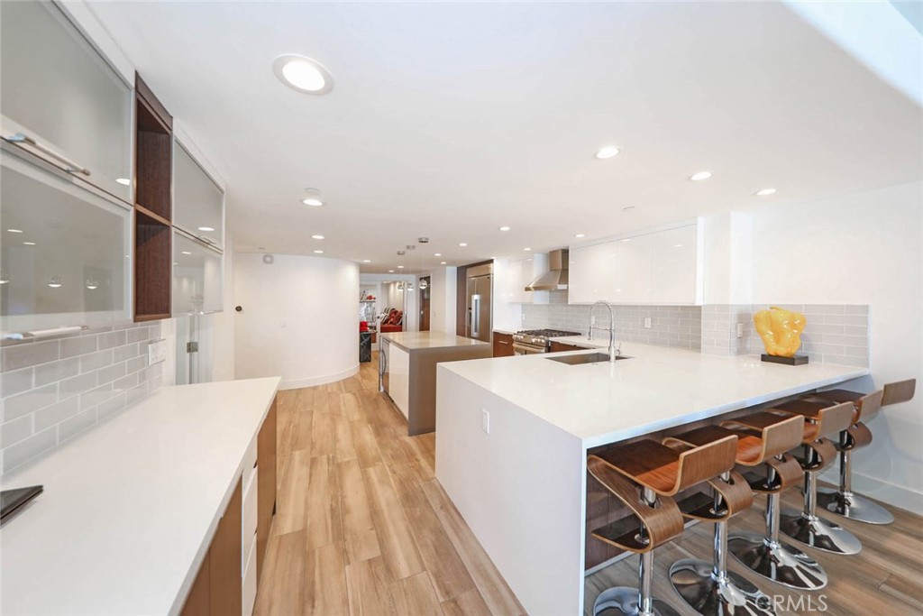 410 Corto Lane E