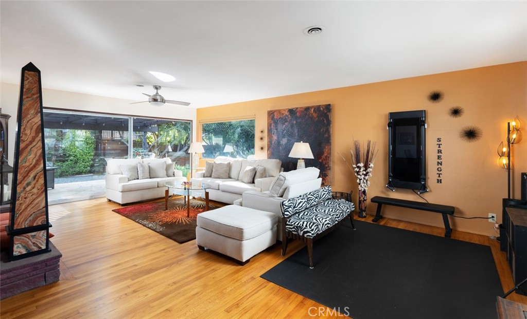 229 W Avenida Cordoba