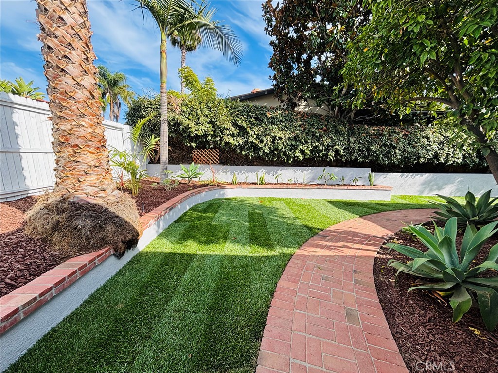 34435 Calle Naranja