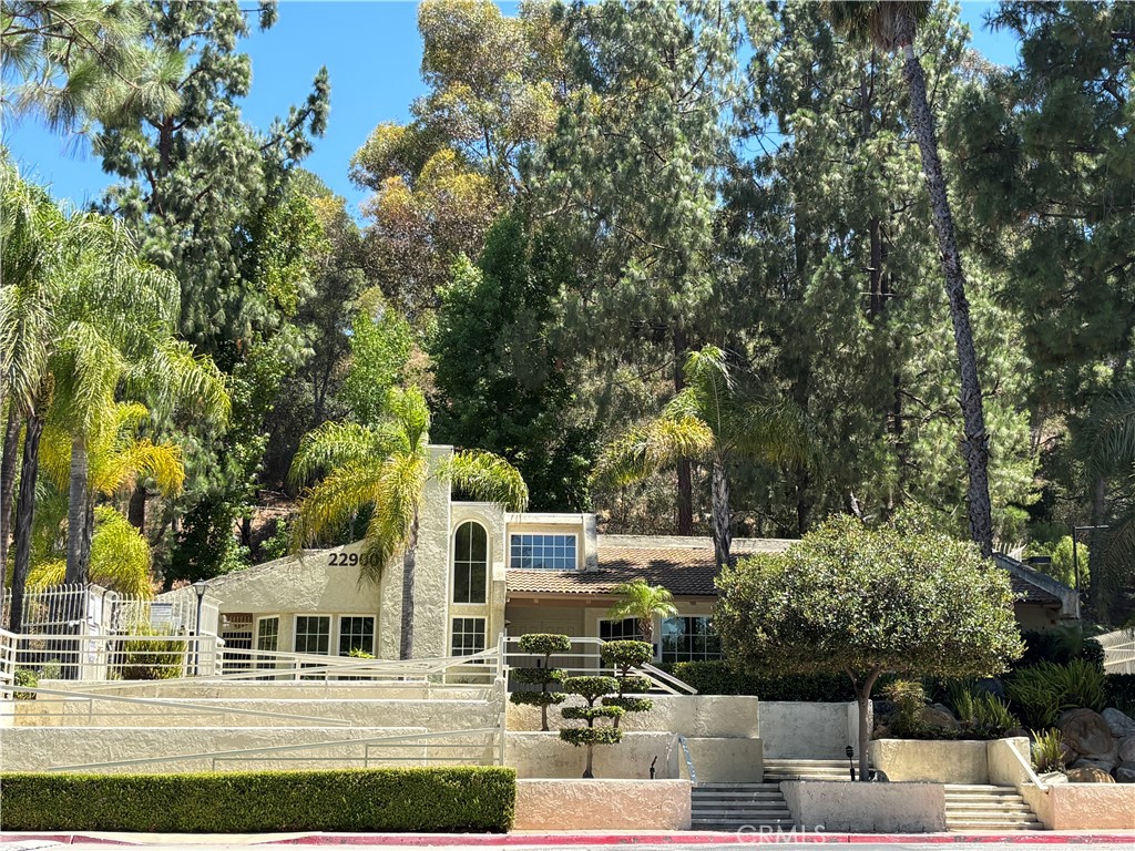 22719 Lakeway Drive 400