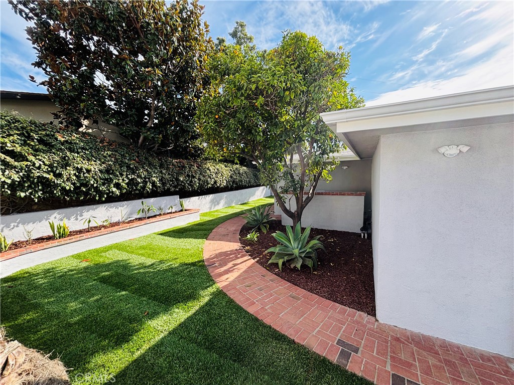 34435 Calle Naranja