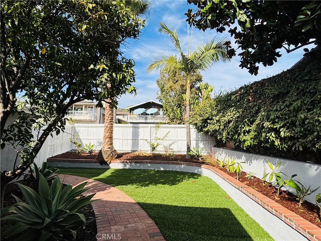 34435 Calle Naranja