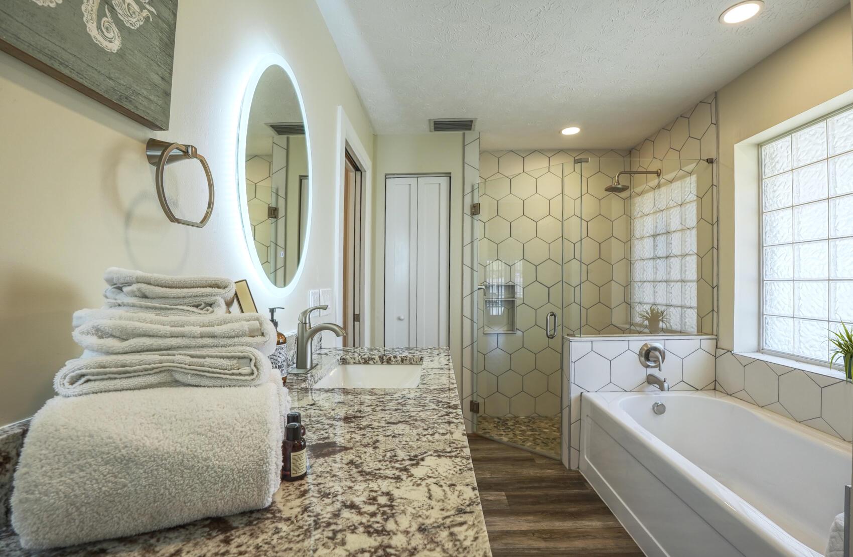 701 SE Dolphin Drive