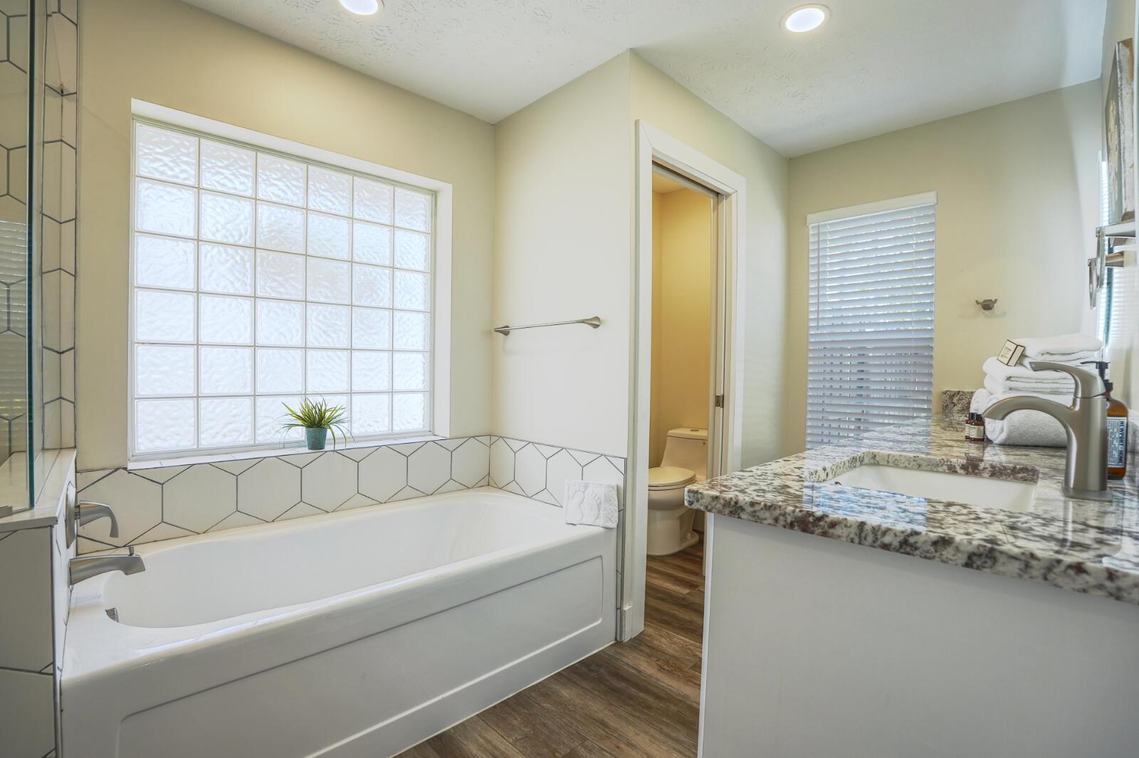 701 SE Dolphin Drive