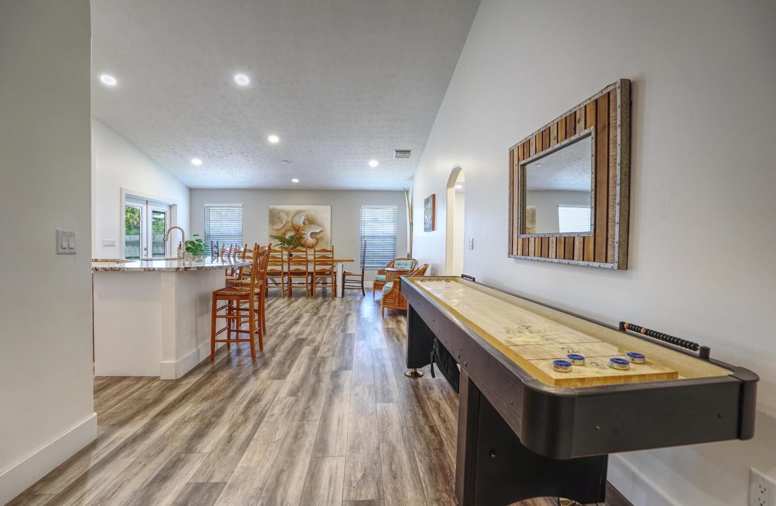 701 SE Dolphin Drive