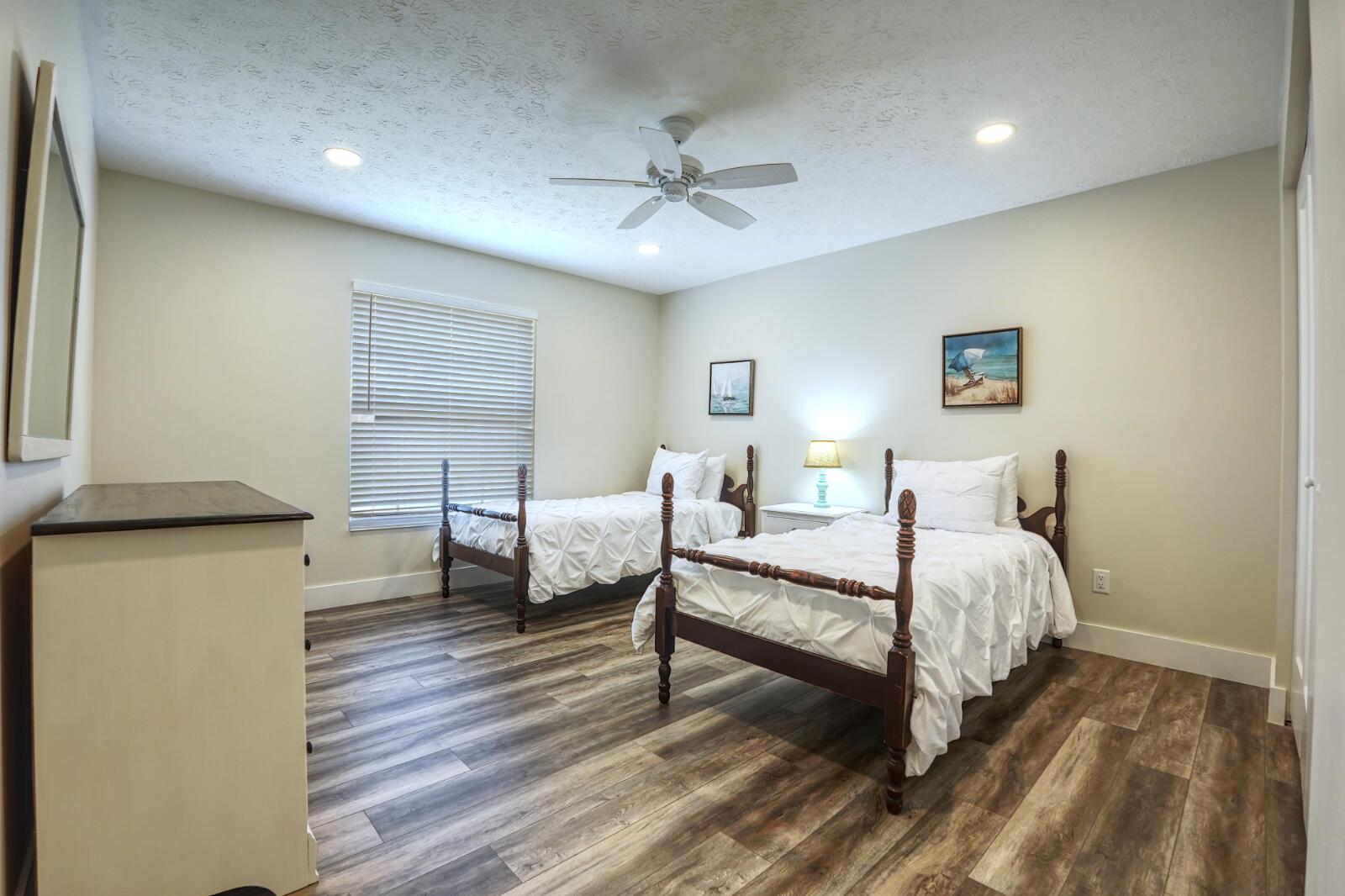 701 SE Dolphin Drive