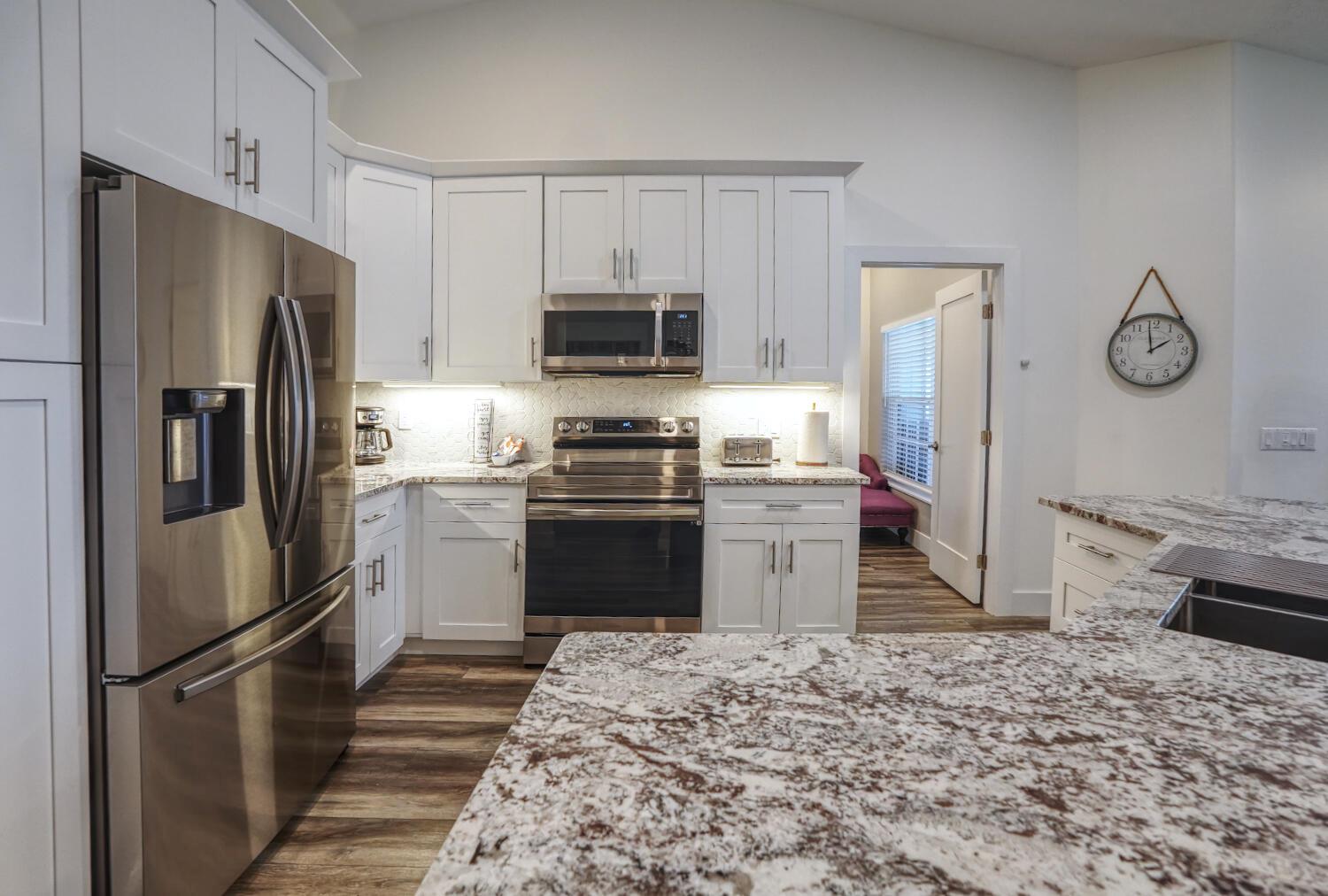 701 SE Dolphin Drive