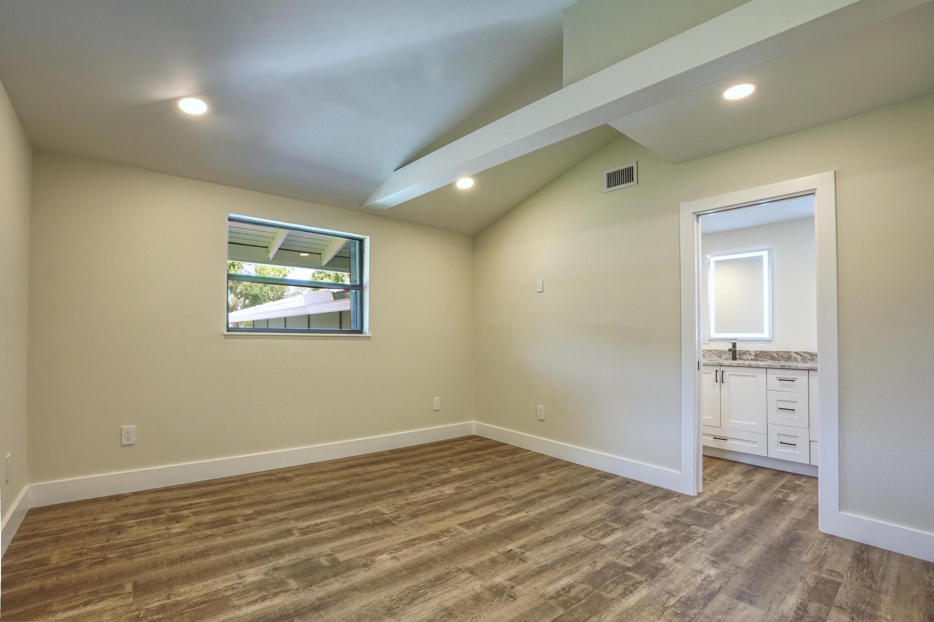 5018 SE Alicia Street