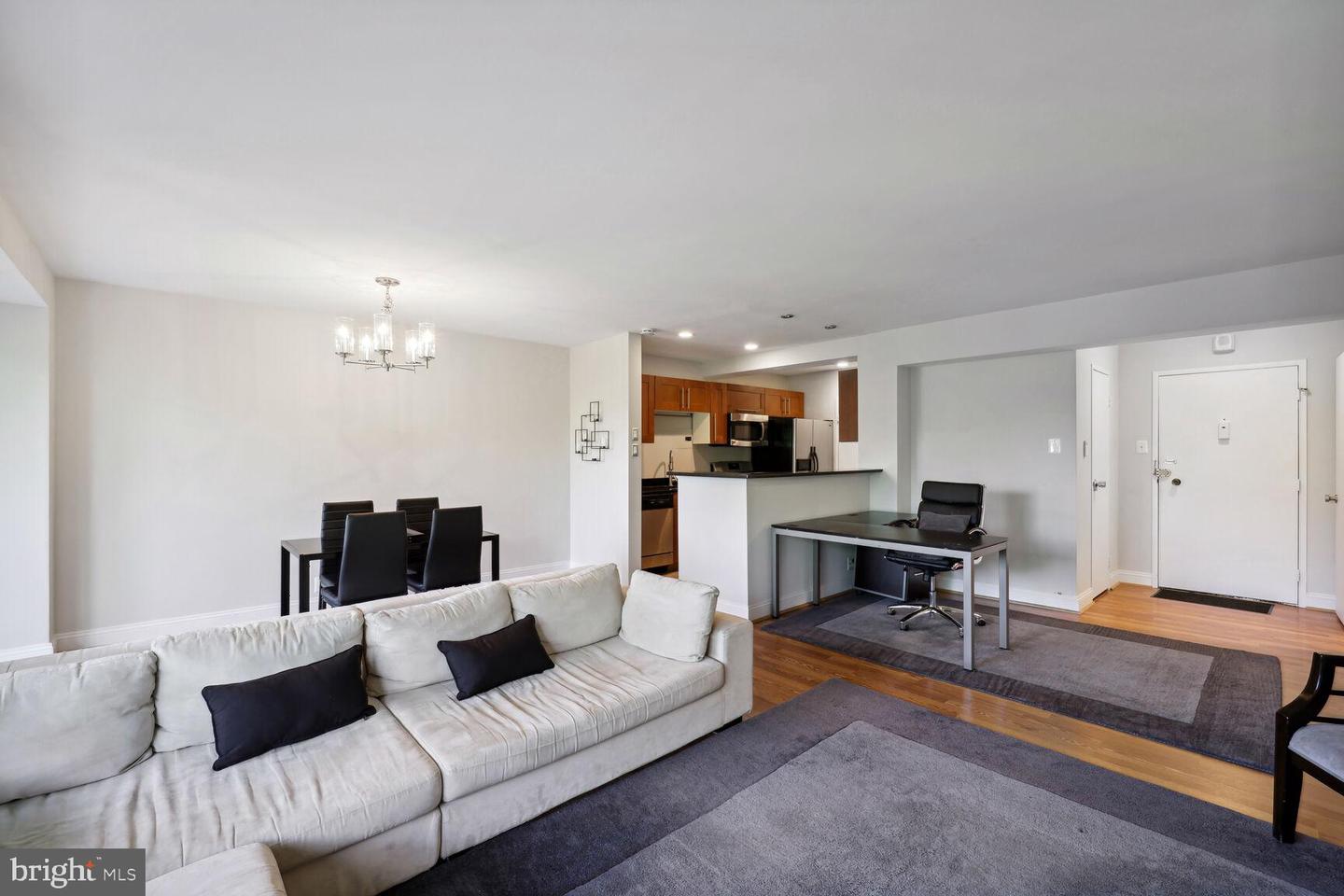 4201 CATHEDRAL AVE NW #1013W