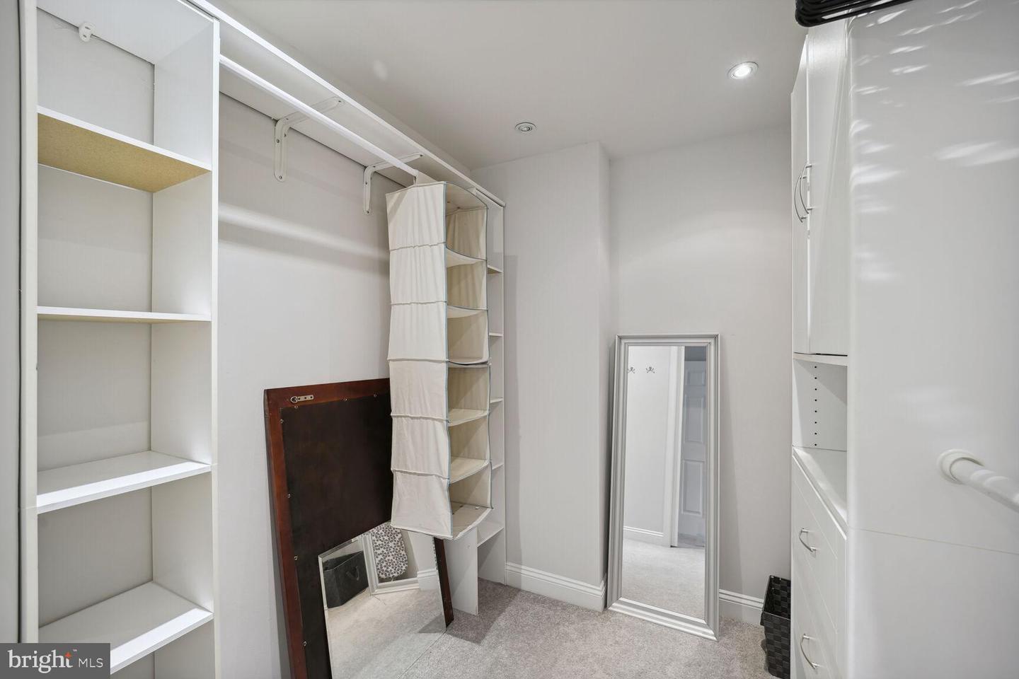 4201 CATHEDRAL AVE NW #1013W