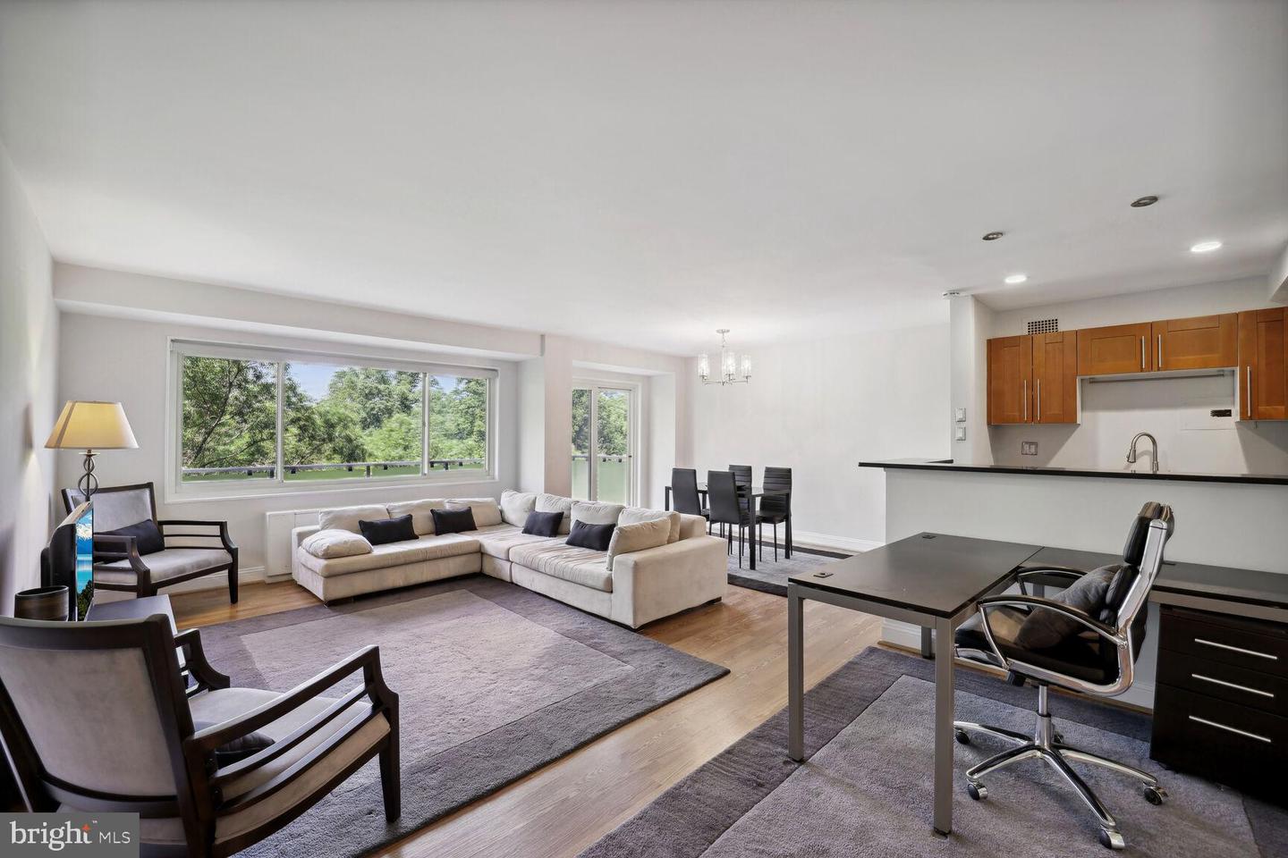 4201 CATHEDRAL AVE NW #1013W