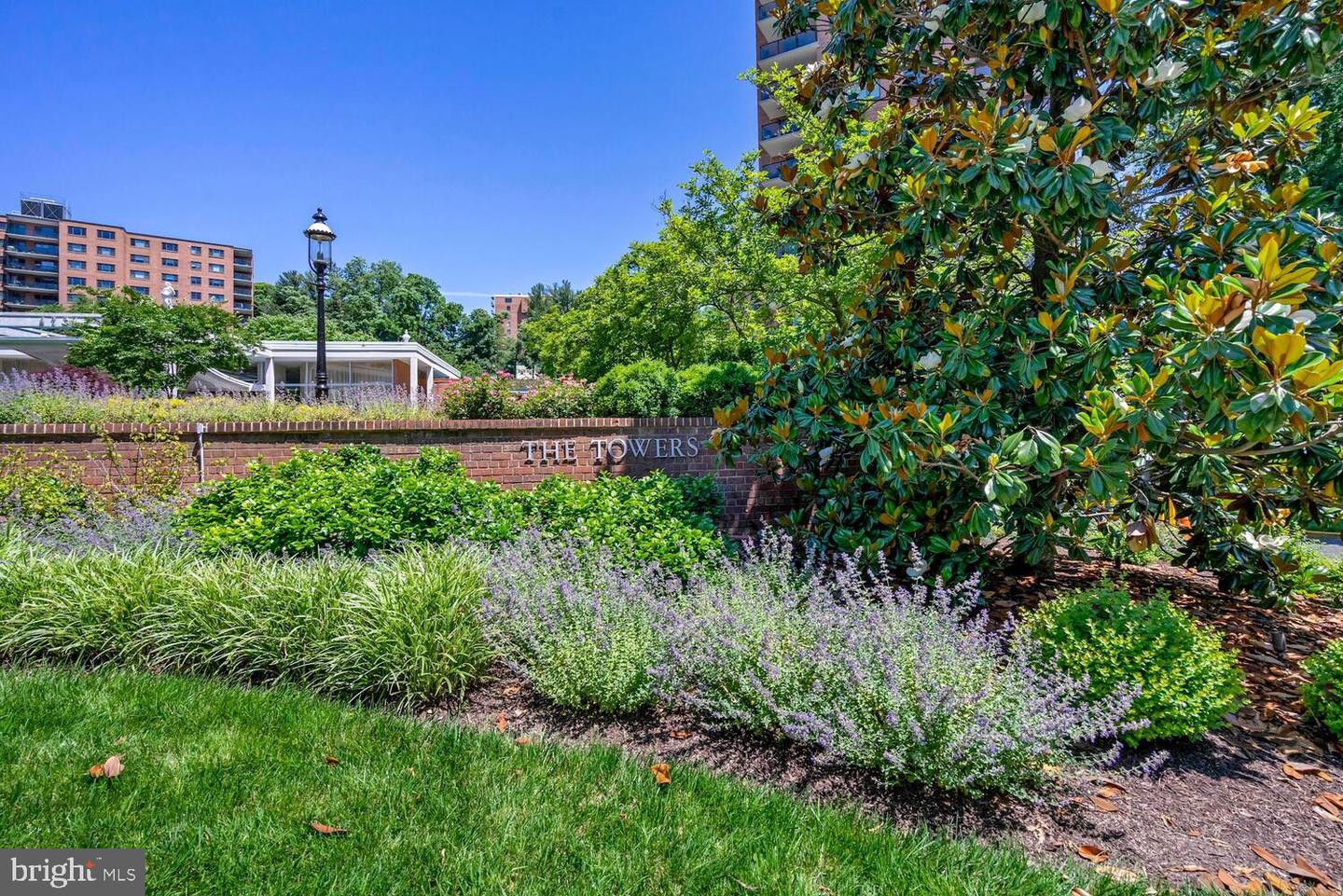 4201 CATHEDRAL AVE NW #1013W