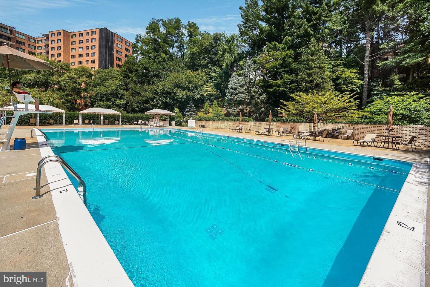 4201 CATHEDRAL AVE NW #1013W