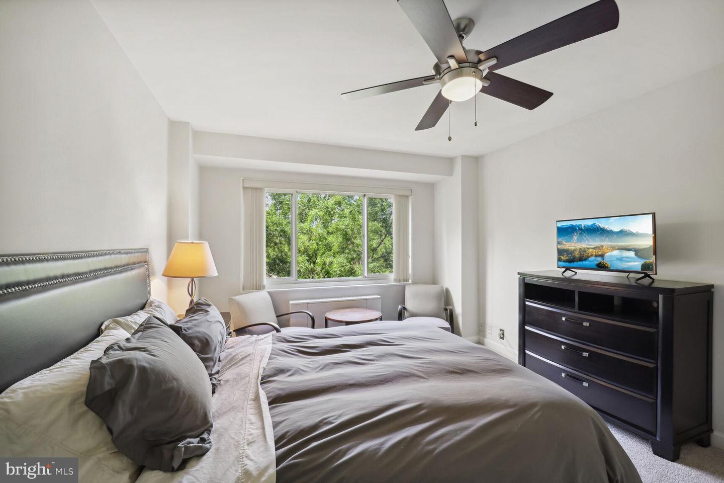 4201 CATHEDRAL AVE NW #1013W