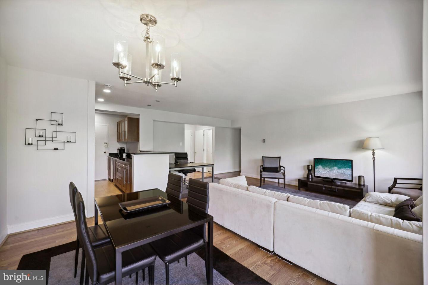 4201 CATHEDRAL AVE NW #1013W